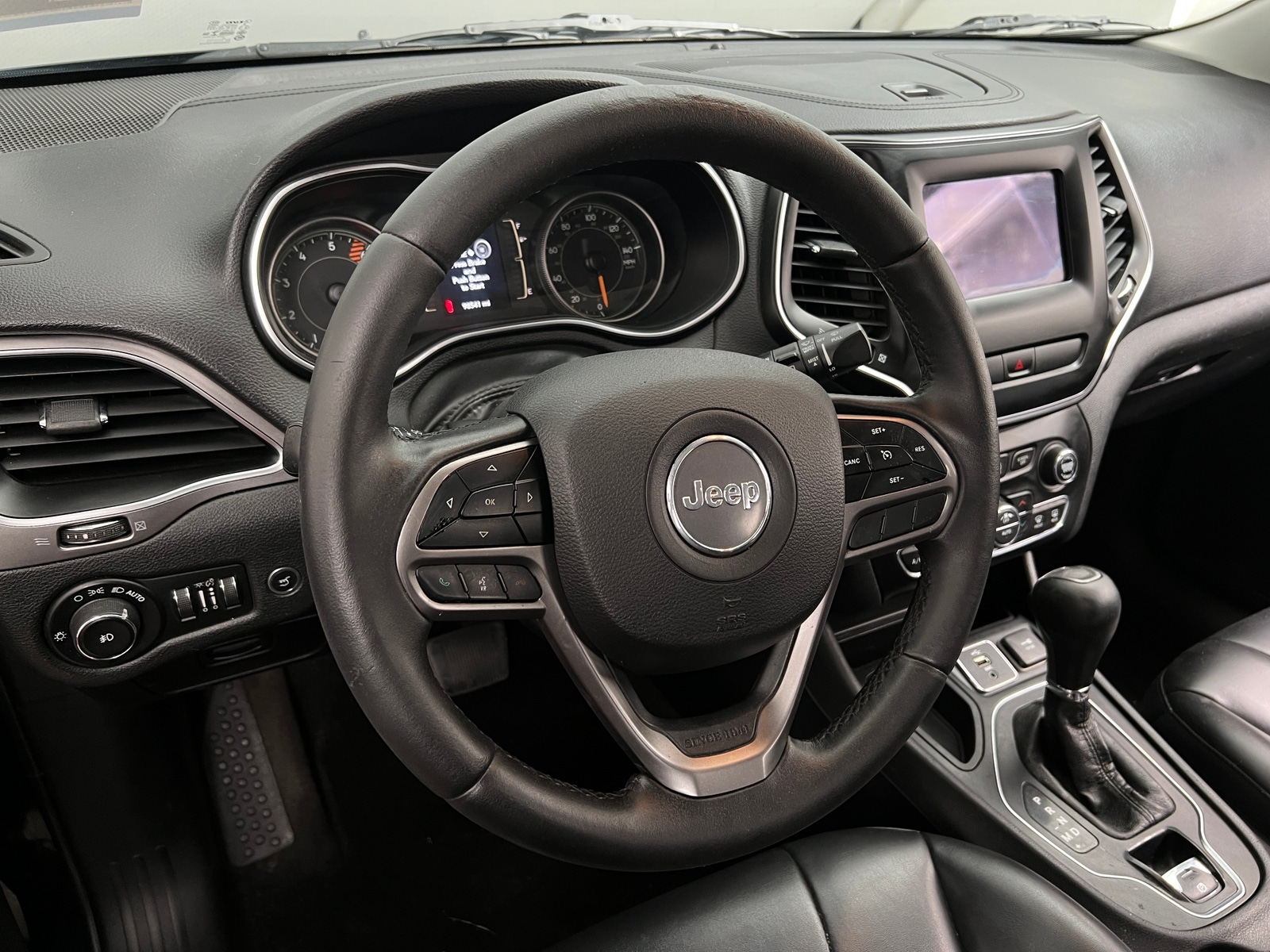 Thumbnail: 2019 Jeep Cherokee - 5