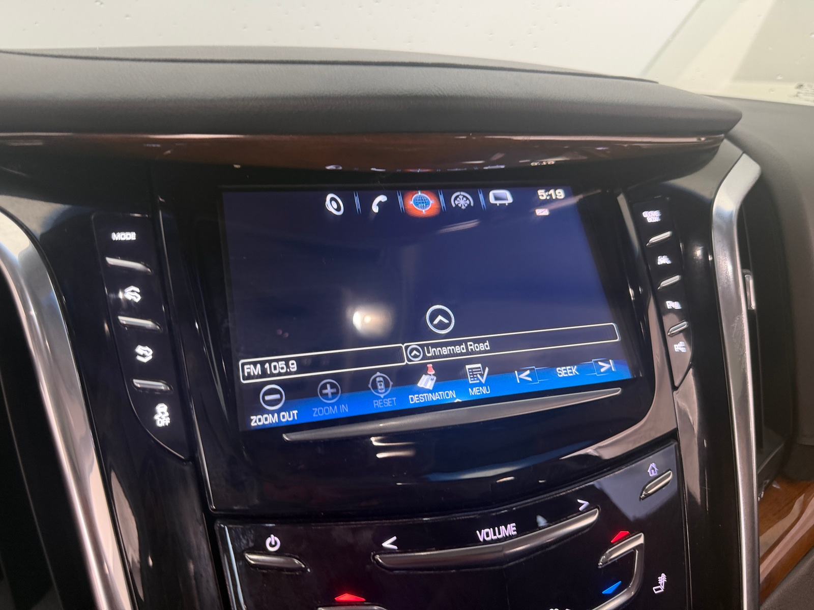 Thumbnail: 2017 Cadillac Escalade - 3