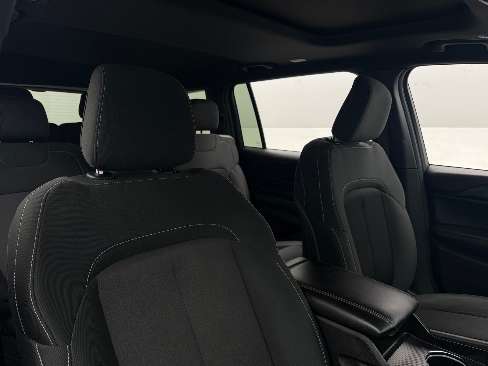 Thumbnail: 2025 Jeep Grand Cherokee L - 2