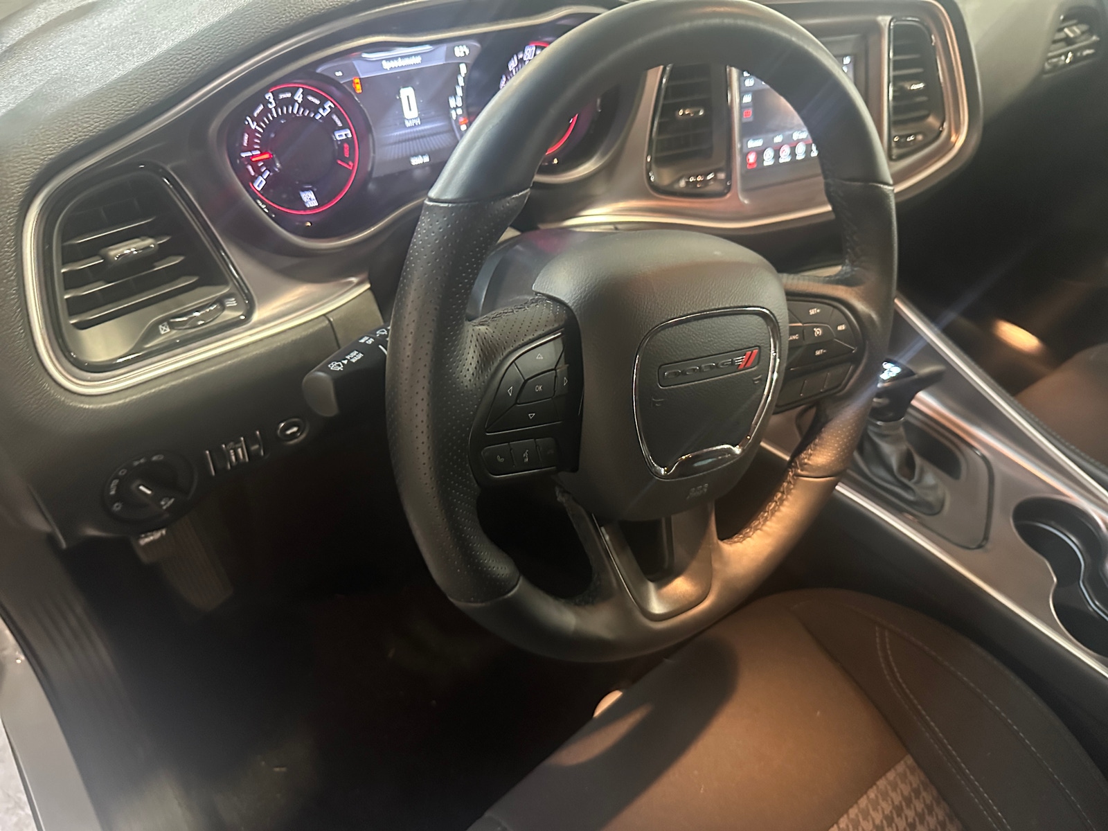 Thumbnail: 2021 Dodge Challenger - 4
