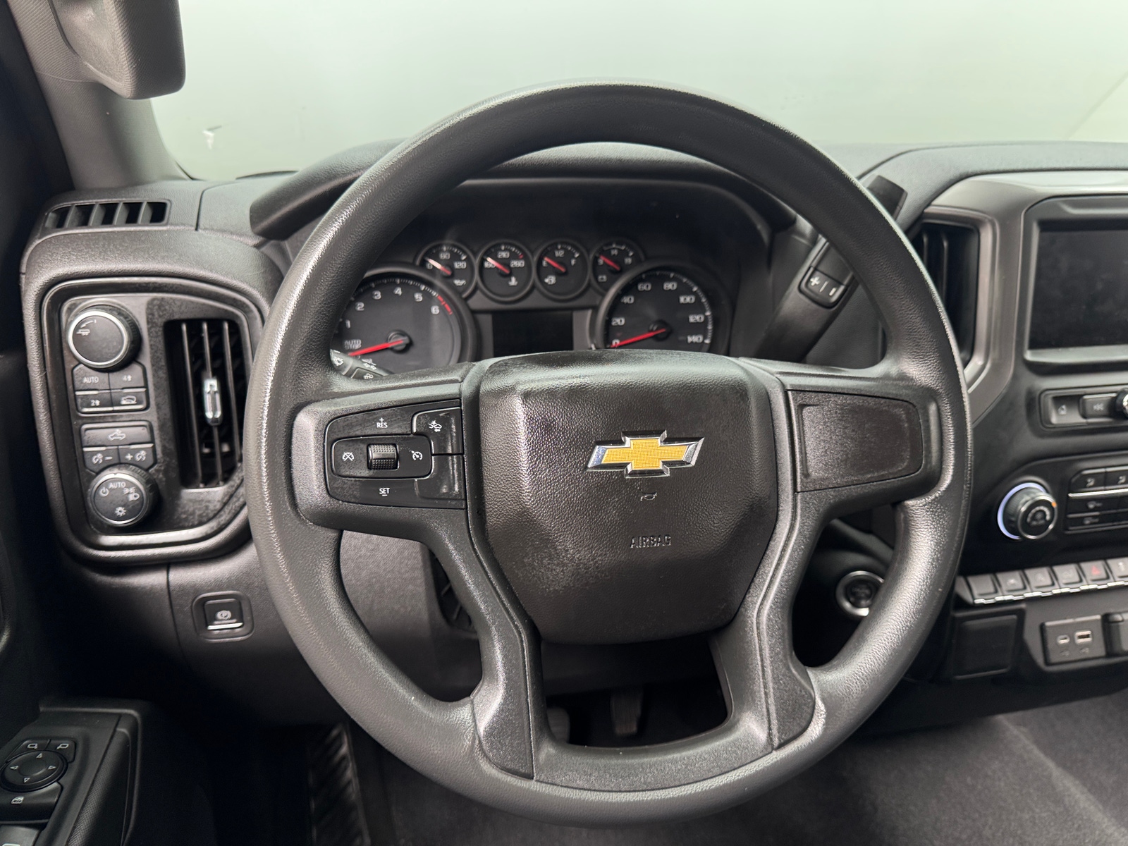 Thumbnail: 2022 Chevrolet Silverado 1500 - 5