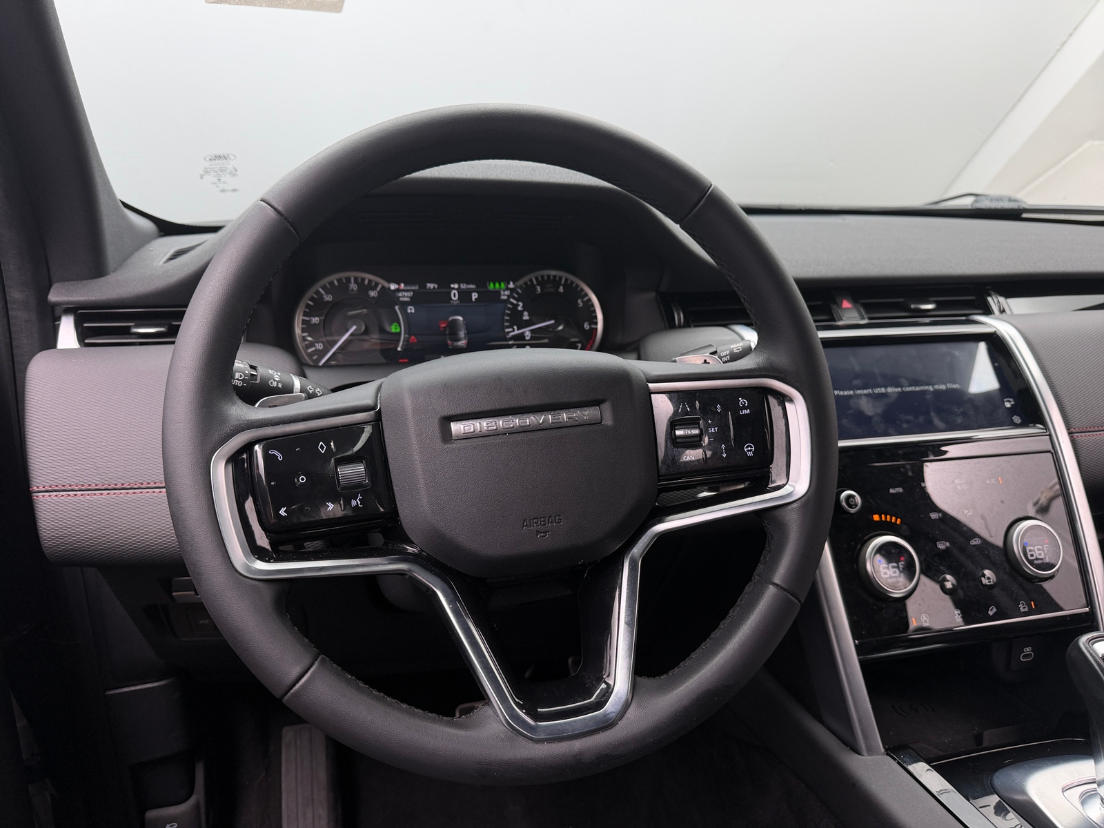 Thumbnail: 2023 Land Rover Discovery Sport - 4