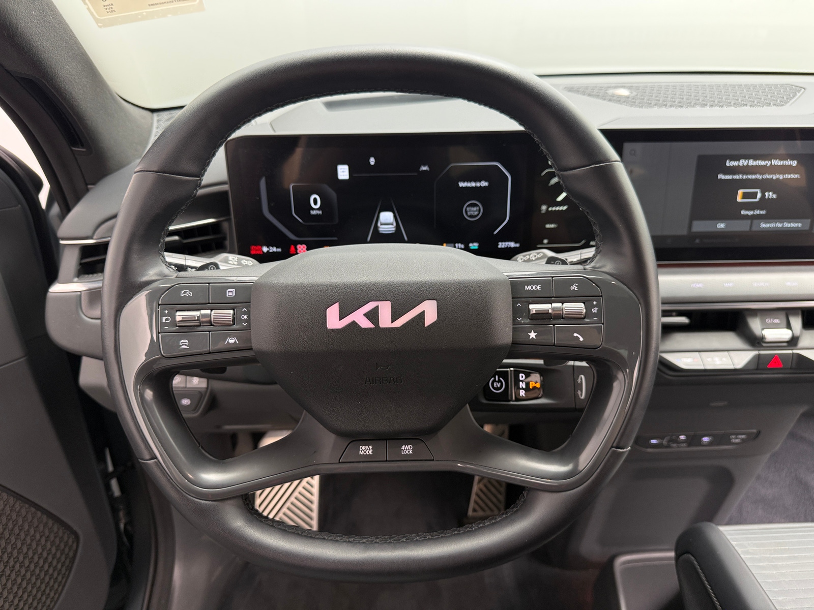 Thumbnail: 2024 Kia EV9 - 4