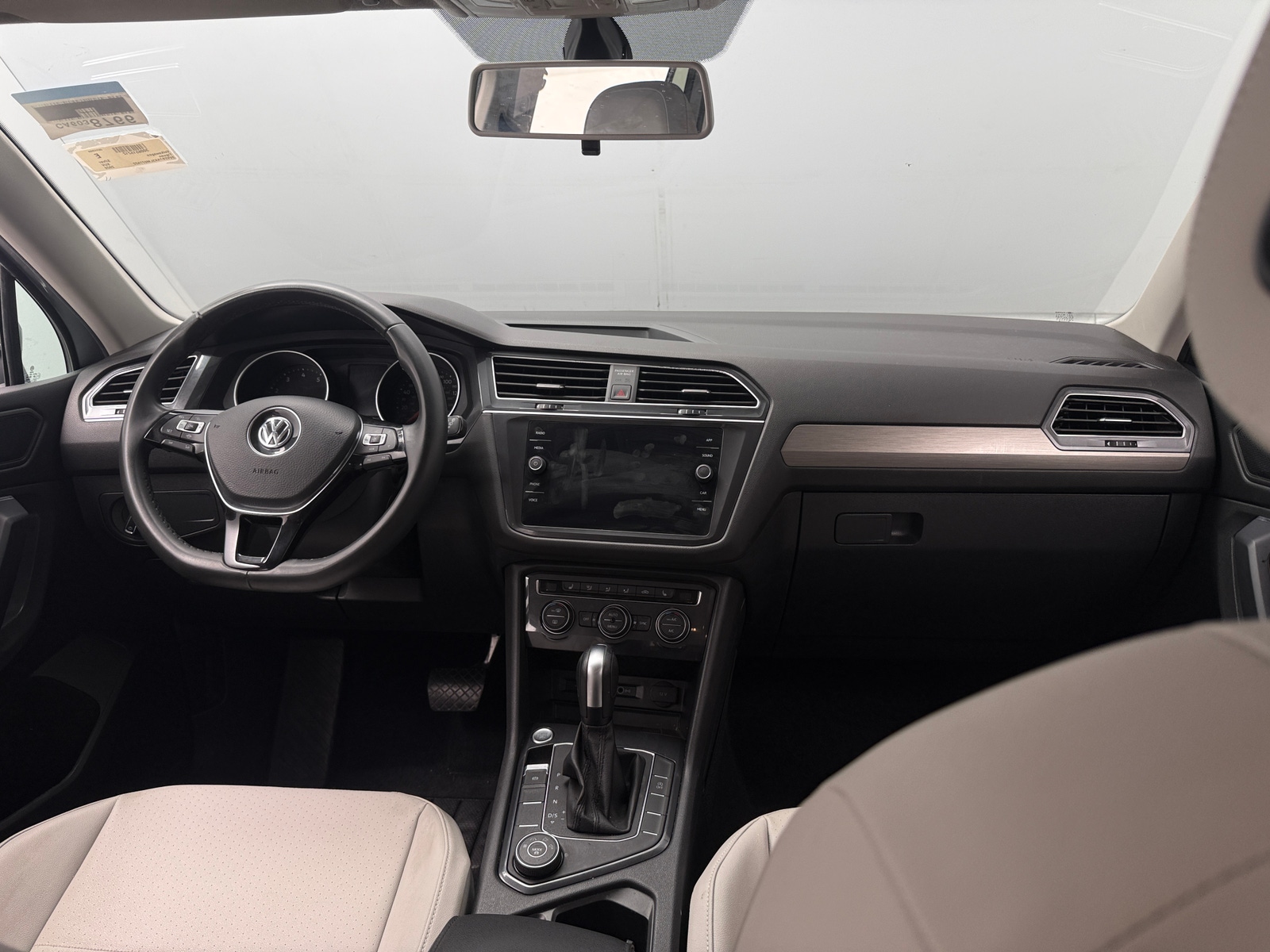 Thumbnail: 2020 Volkswagen Tiguan - 2