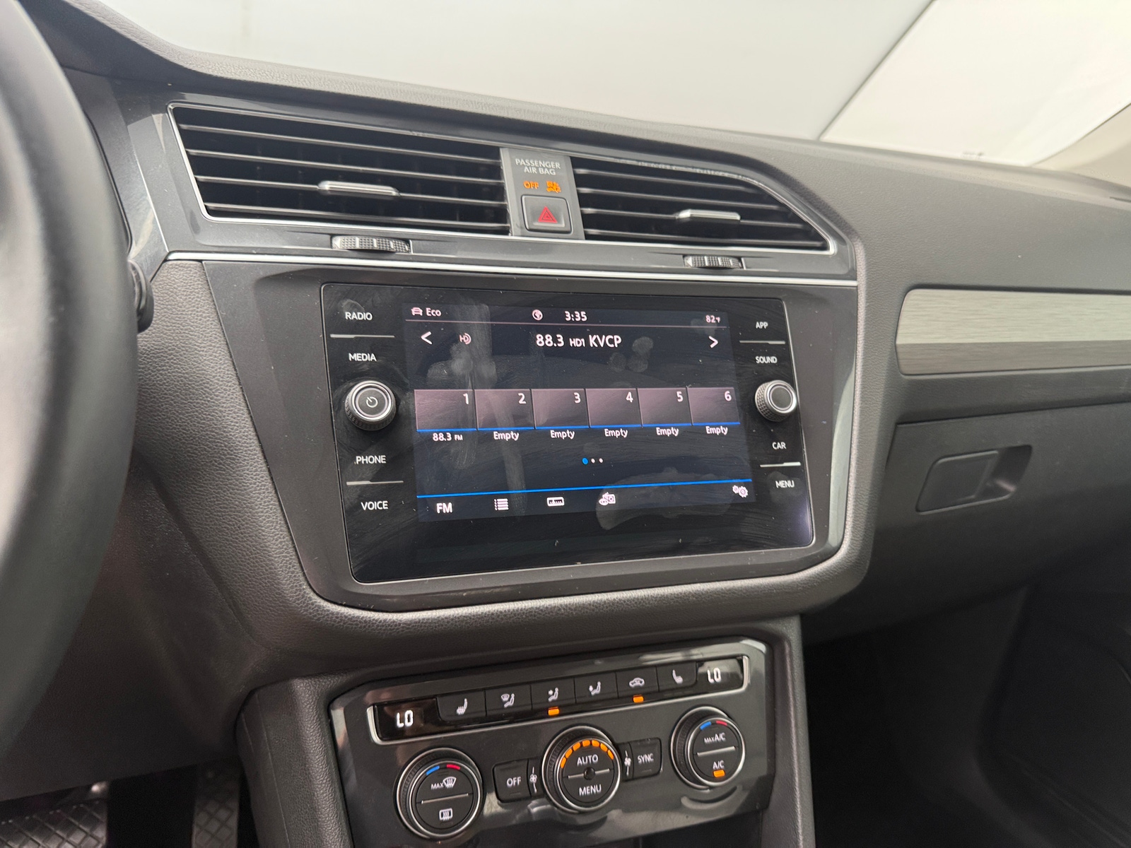 Thumbnail: 2020 Volkswagen Tiguan - 3