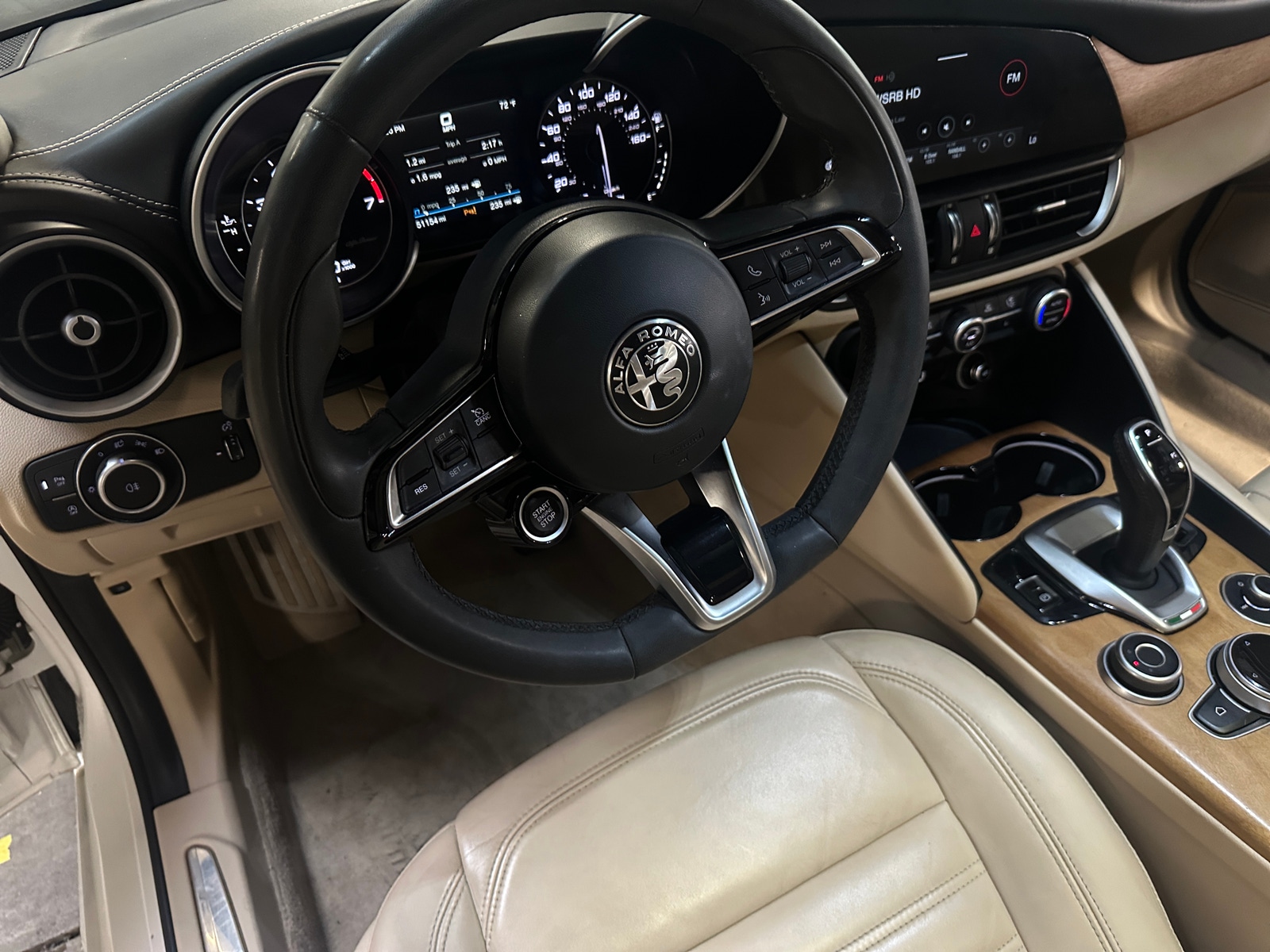 Thumbnail: 2021 Alfa Romeo Giulia - 4