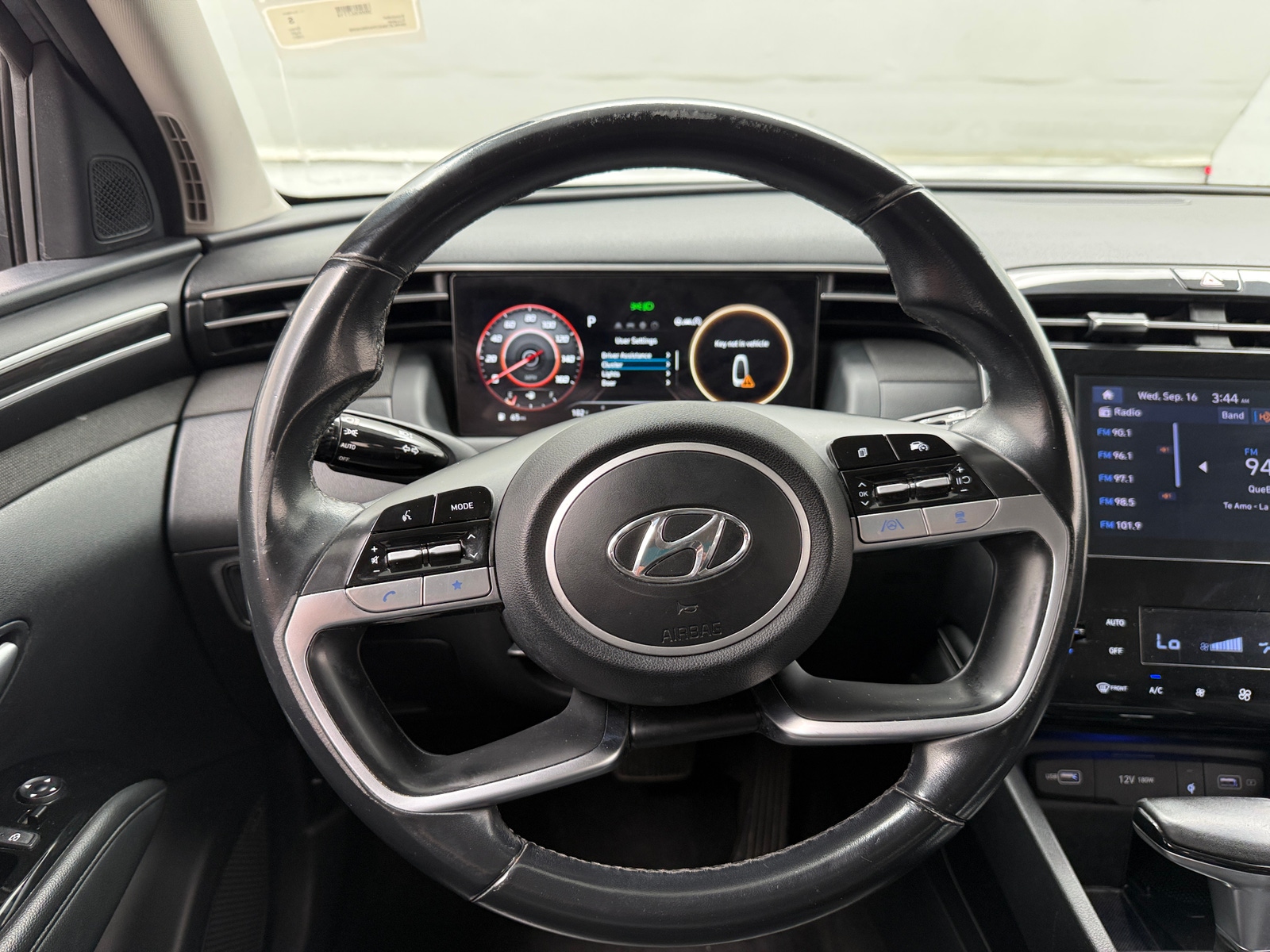 Thumbnail: 2022 Hyundai Tucson - 4