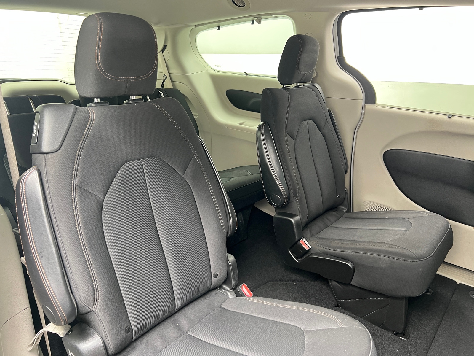 Thumbnail: 2017 Chrysler Pacifica - 6