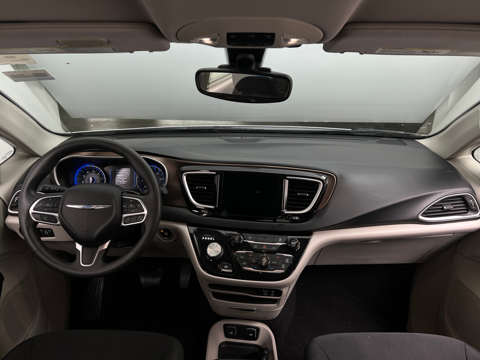 Thumbnail: 2017 Chrysler Pacifica - 3