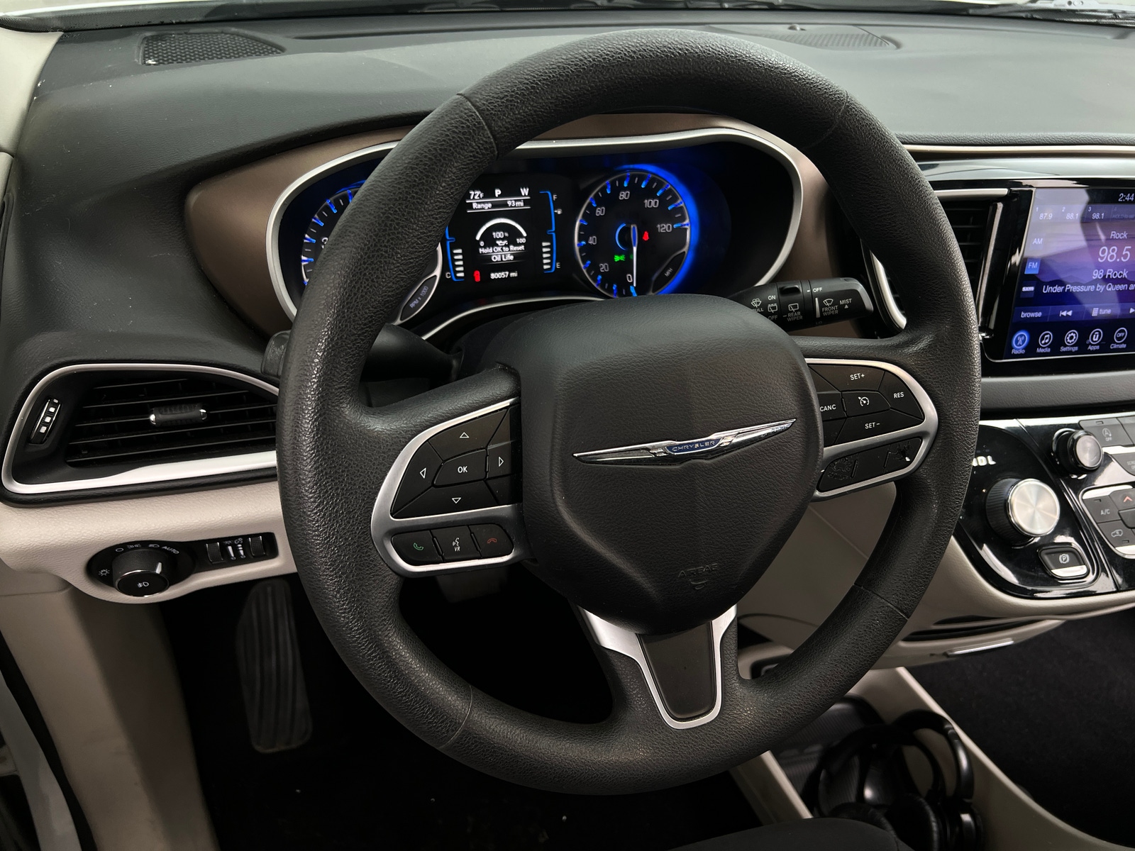 Thumbnail: 2017 Chrysler Pacifica - 5