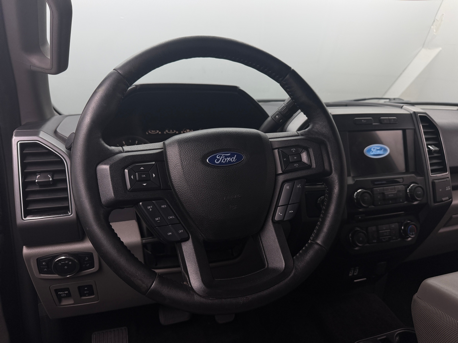 Thumbnail: 2018 Ford Econoline - 5