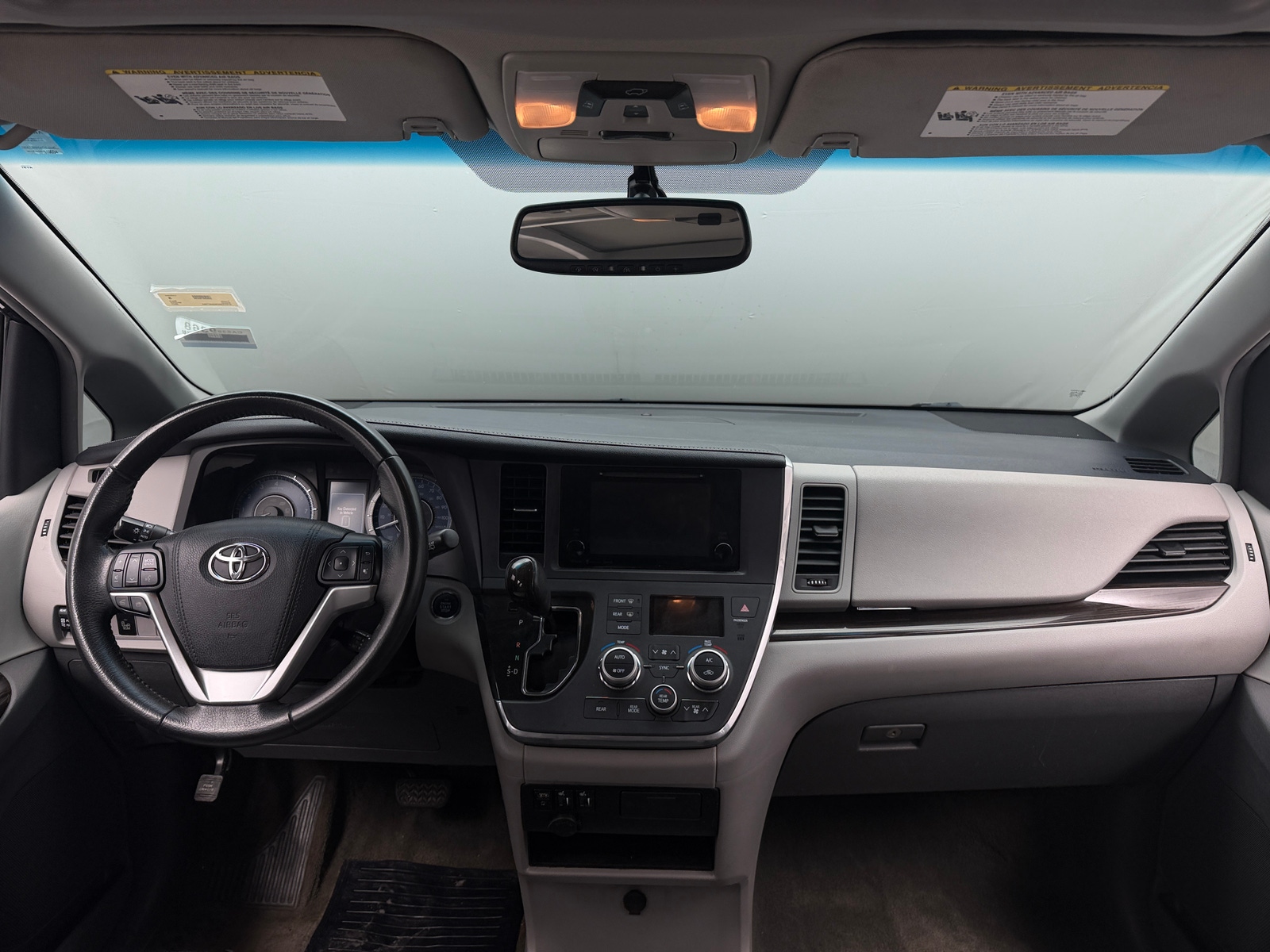 Thumbnail: 2017 Toyota Sienna - 2