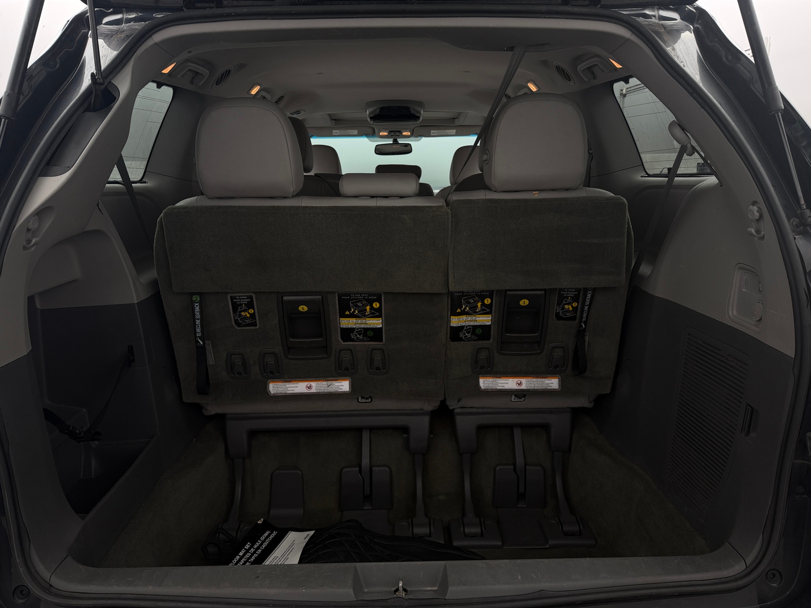 Thumbnail: 2017 Toyota Sienna - 6
