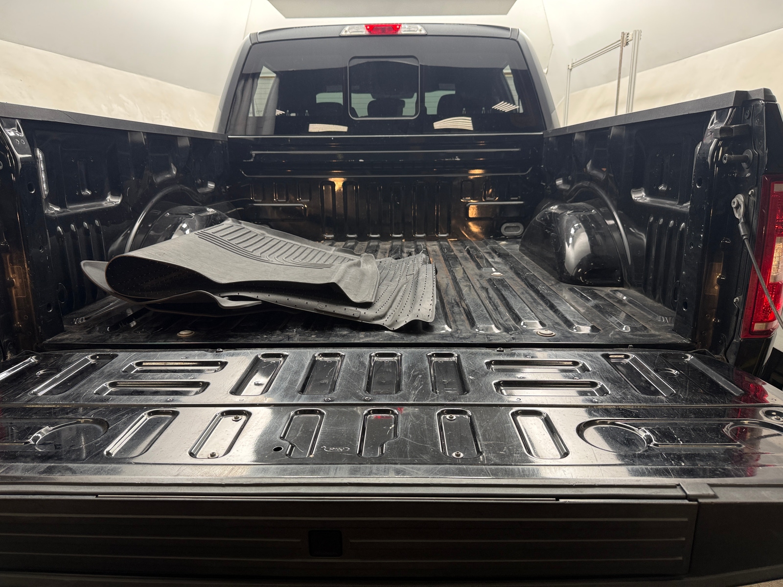 Thumbnail: 2018 Ford Econoline - 7