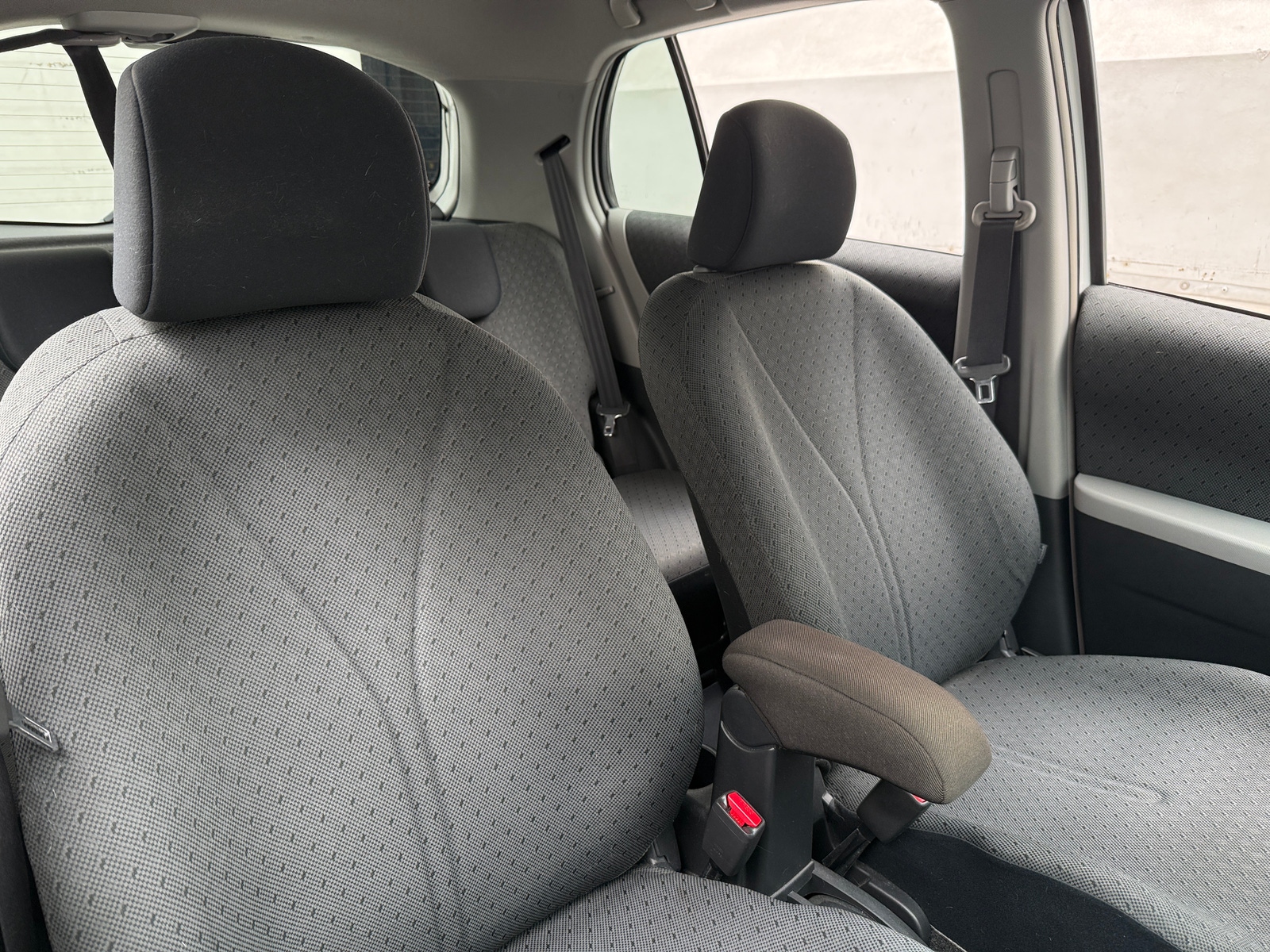 Thumbnail: 2011 Toyota Yaris - 2