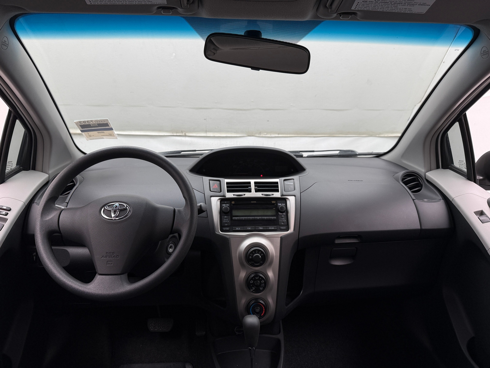 Thumbnail: 2011 Toyota Yaris - 3