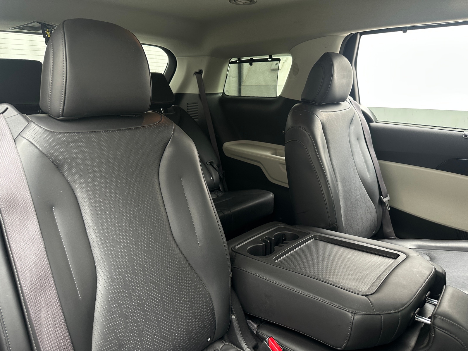 Thumbnail: 2023 Kia Carnival - 5
