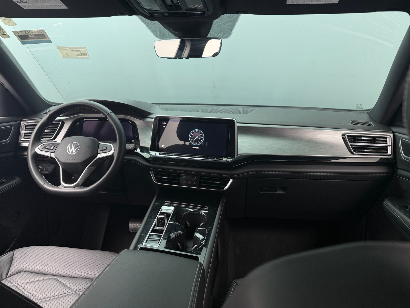Thumbnail: 2024 Volkswagen Atlas - 3