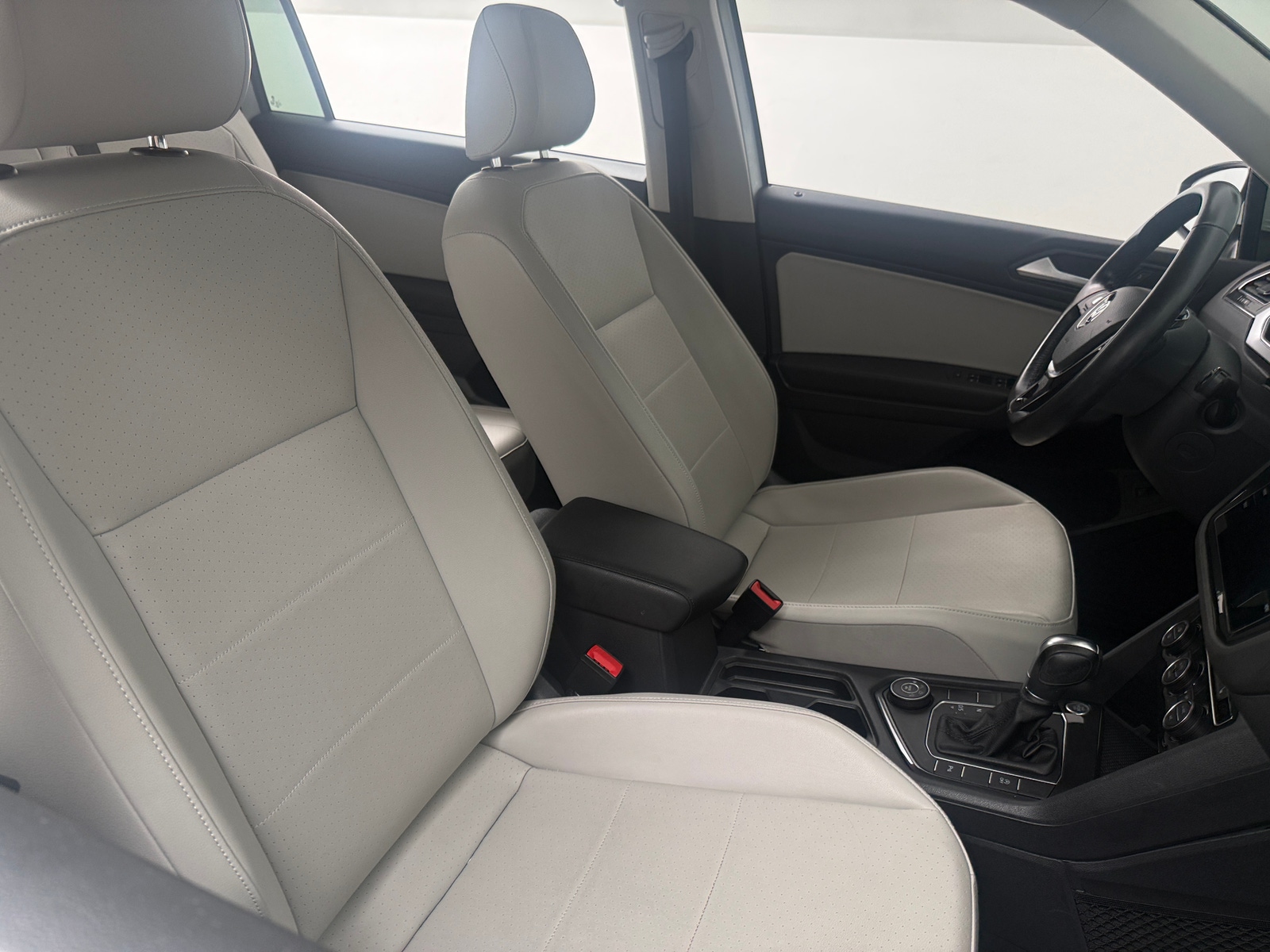 Thumbnail: 2019 Volkswagen Tiguan - 2