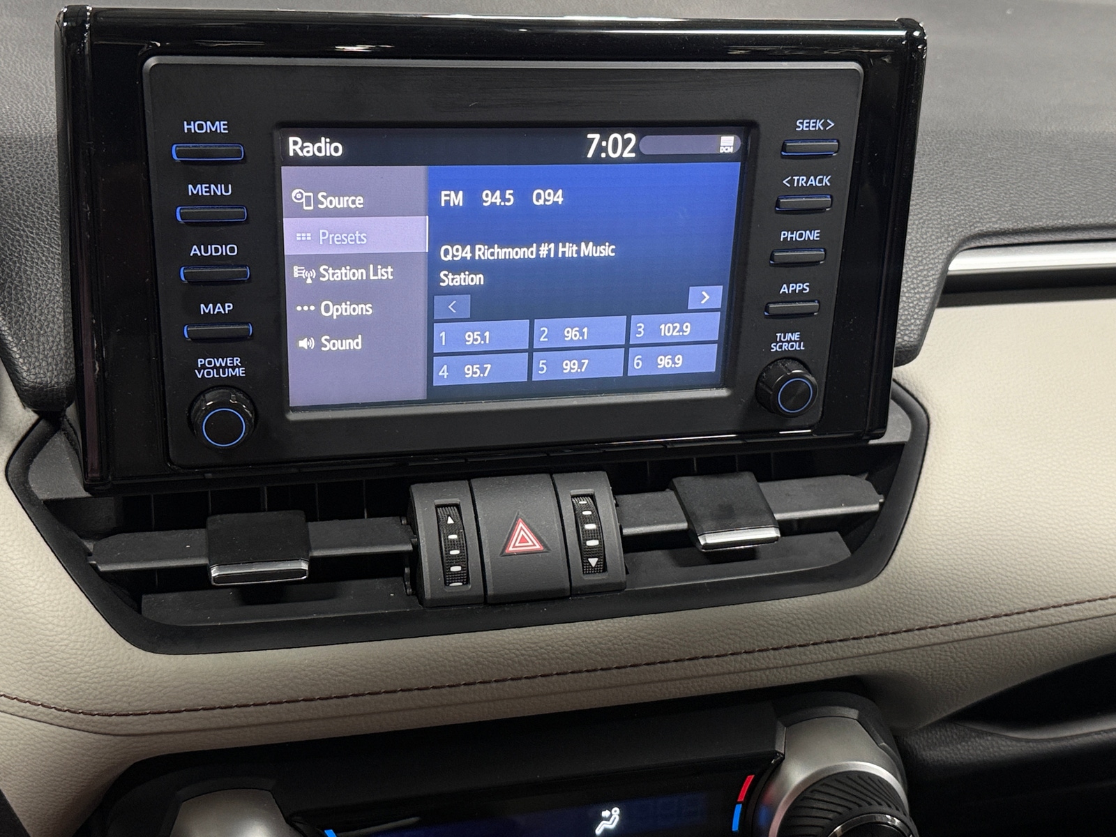 Thumbnail: 2019 Toyota RAV4 - 3