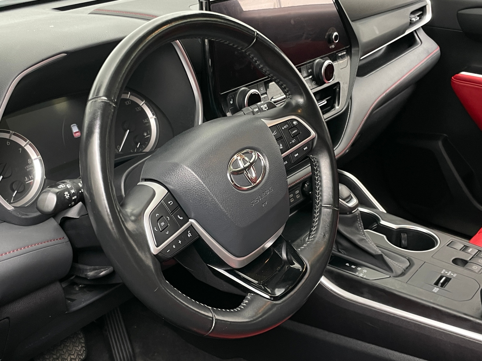 Thumbnail: 2023 Toyota Highlander - 5