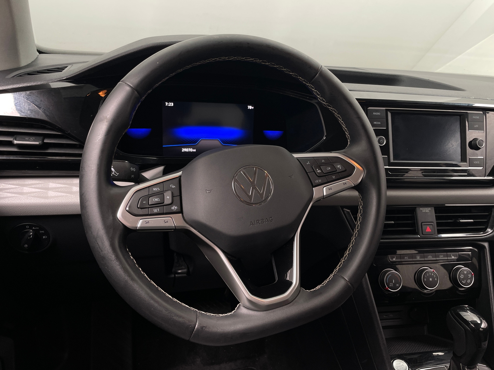 Thumbnail: 2023 Volkswagen Taos - 5