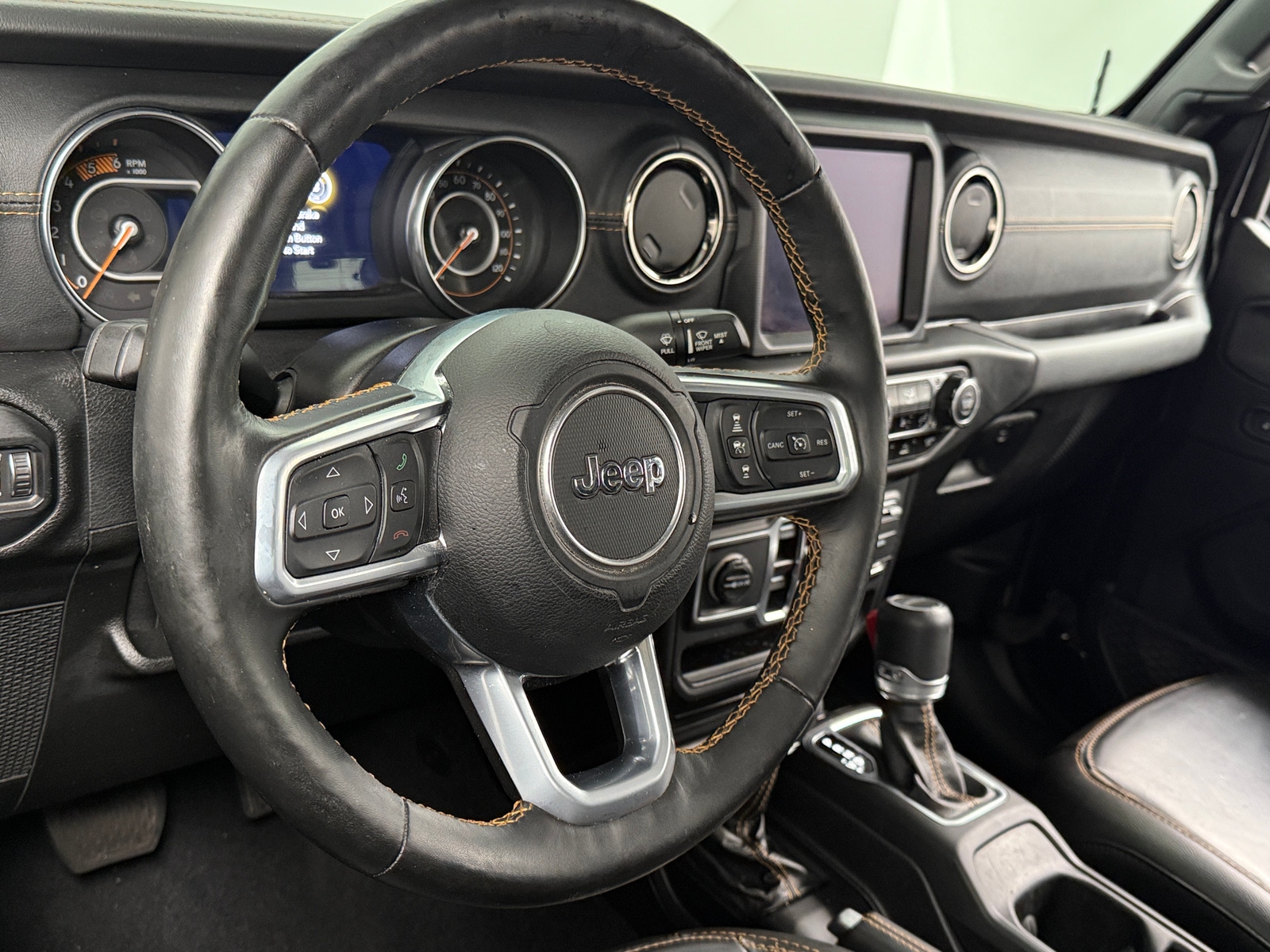 Thumbnail: 2021 Jeep Gladiator - 4