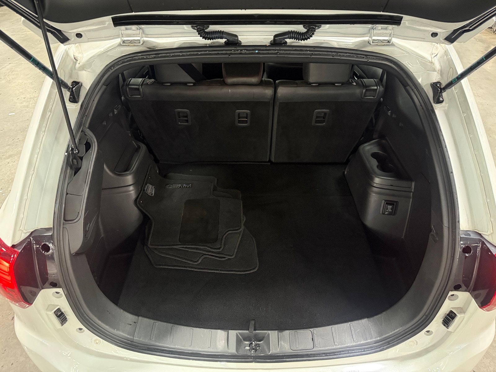 Thumbnail: 2021 Mitsubishi Outlander - 7