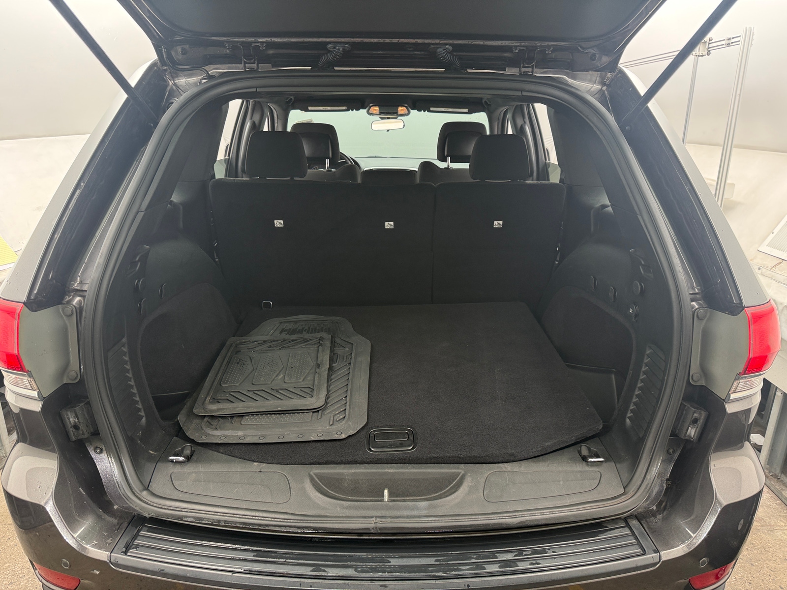 Thumbnail: 2018 Jeep Grand Cherokee - 7