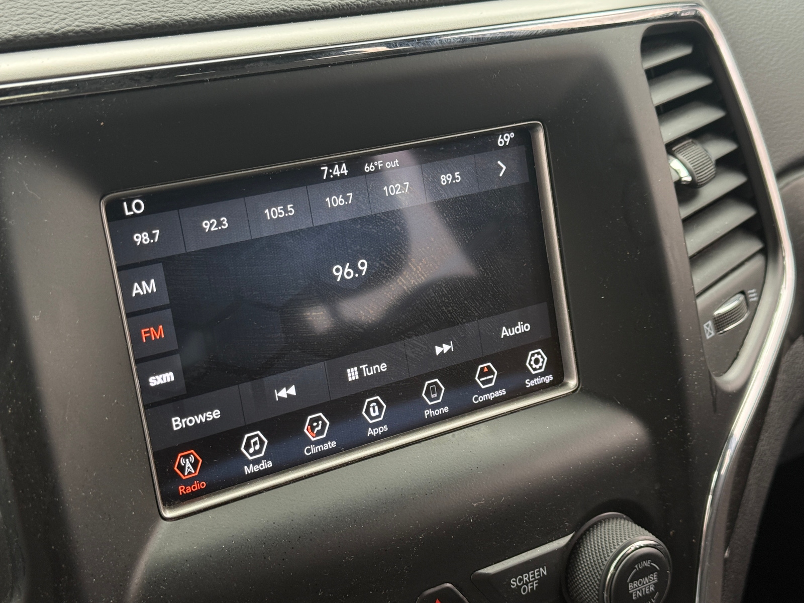 Thumbnail: 2018 Jeep Grand Cherokee - 4