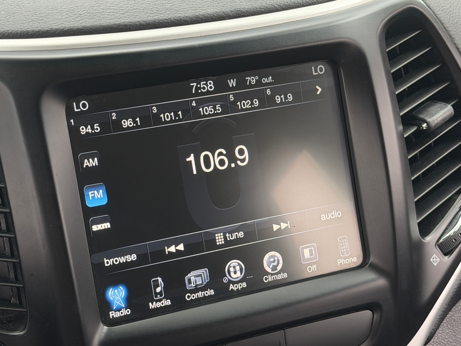Thumbnail: 2018 Jeep Cherokee - 4