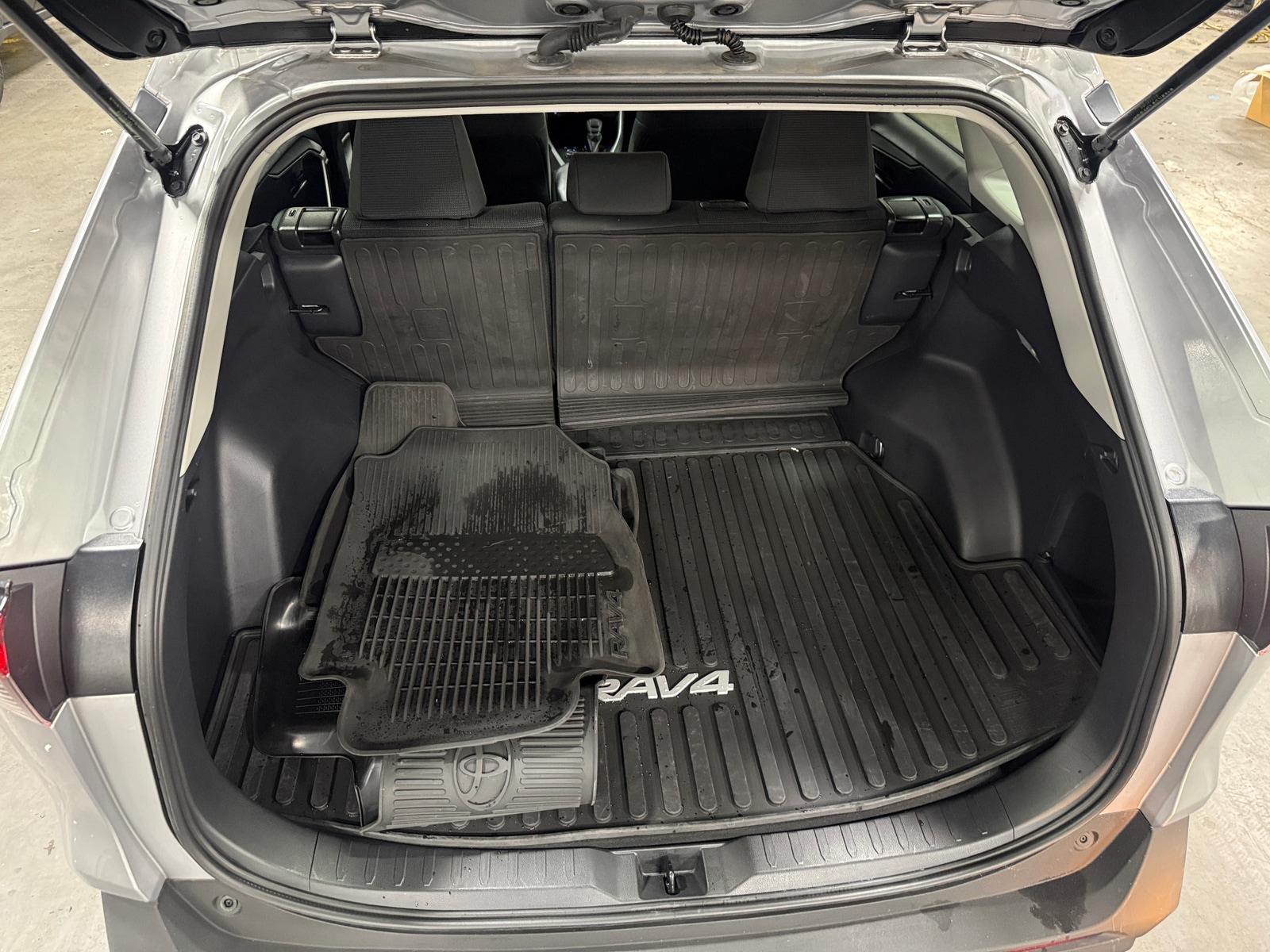 Thumbnail: 2021 Toyota RAV4 - 7