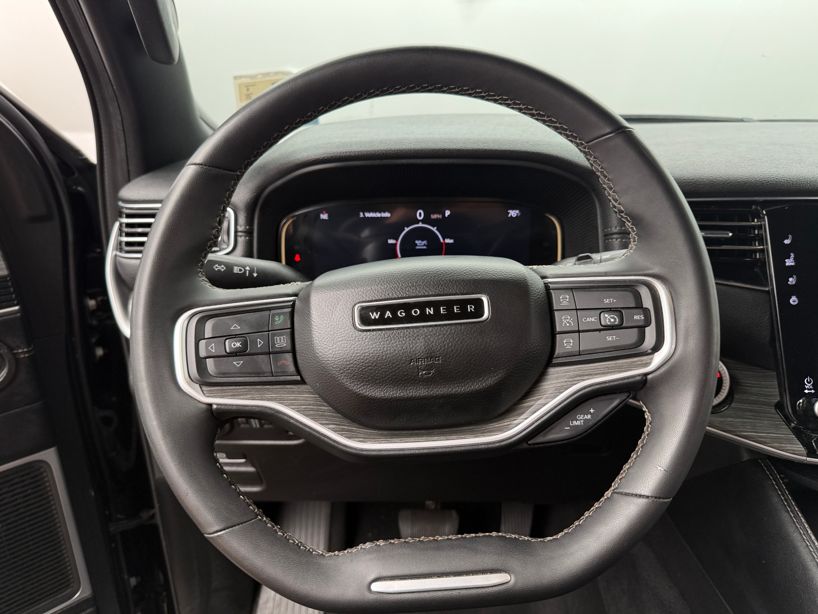 Thumbnail: 2024 Jeep Wagoneer - 4