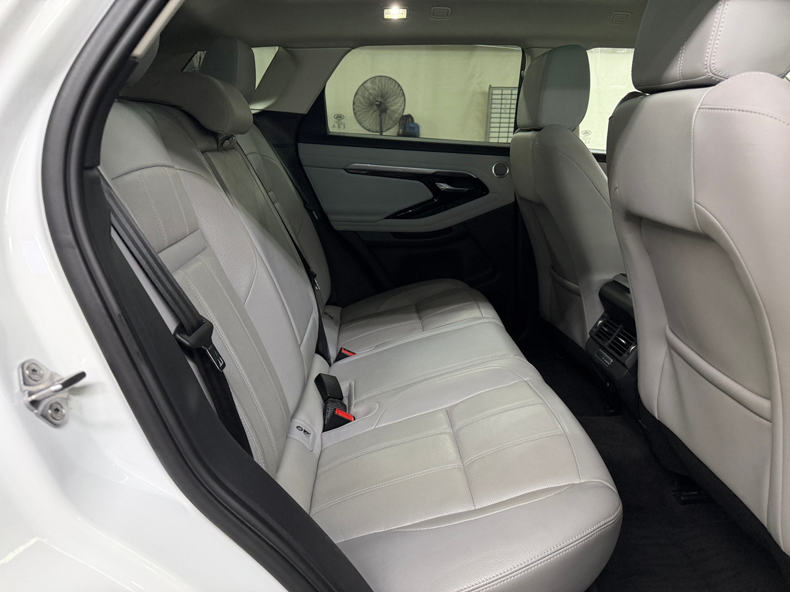 Thumbnail: 2020 Land Rover Range Rover Evoque - 5
