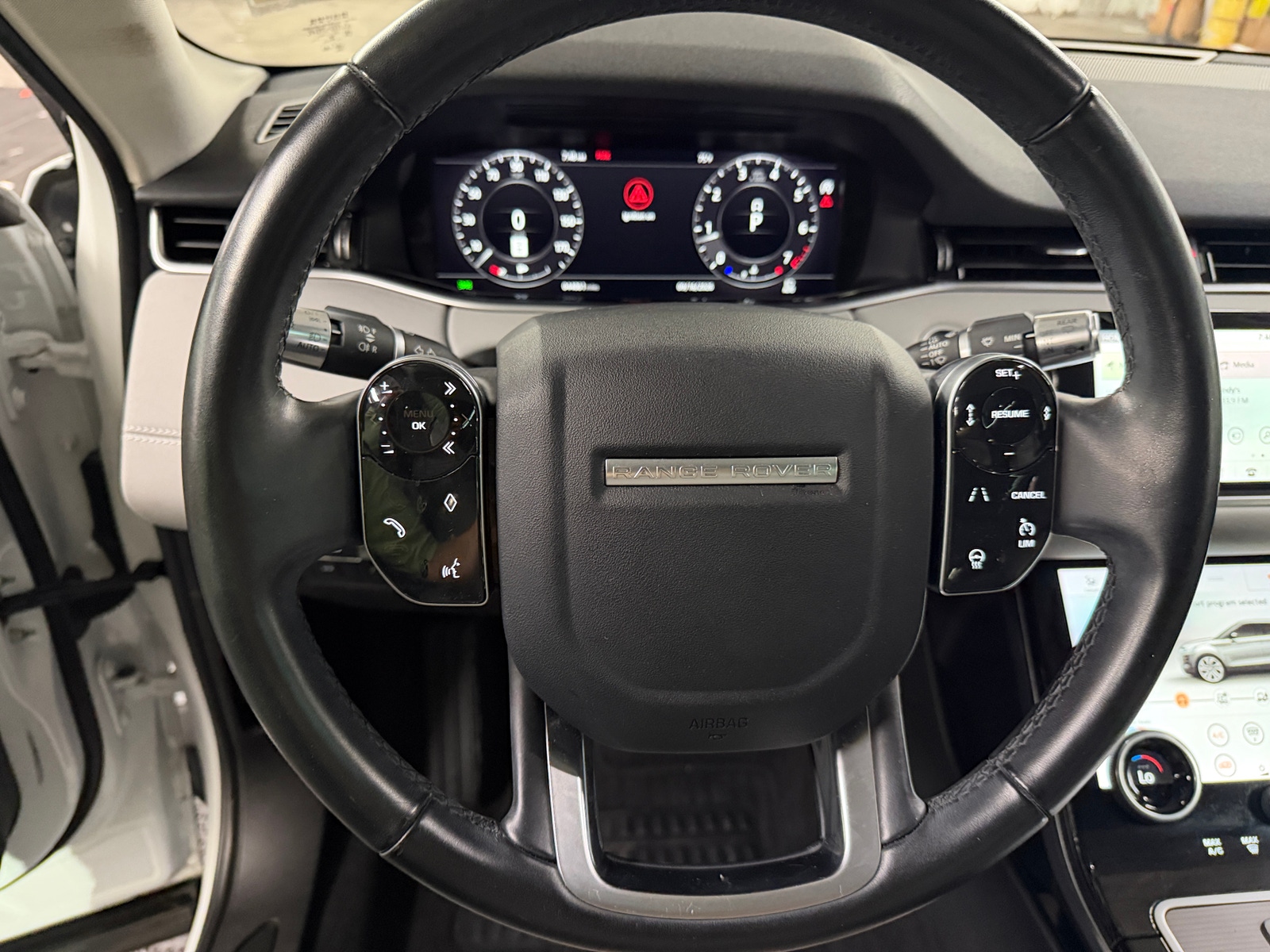 Thumbnail: 2020 Land Rover Range Rover Evoque - 4