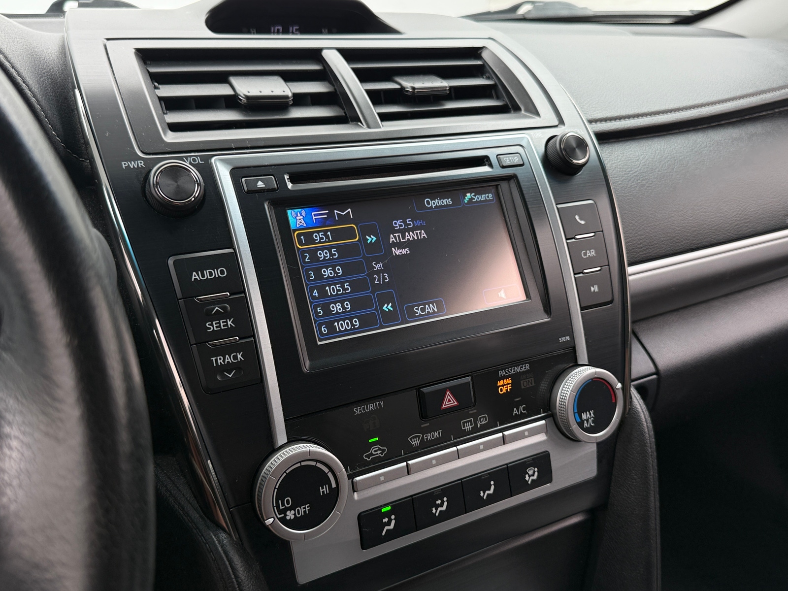 Thumbnail: 2014 Toyota Camry - 4