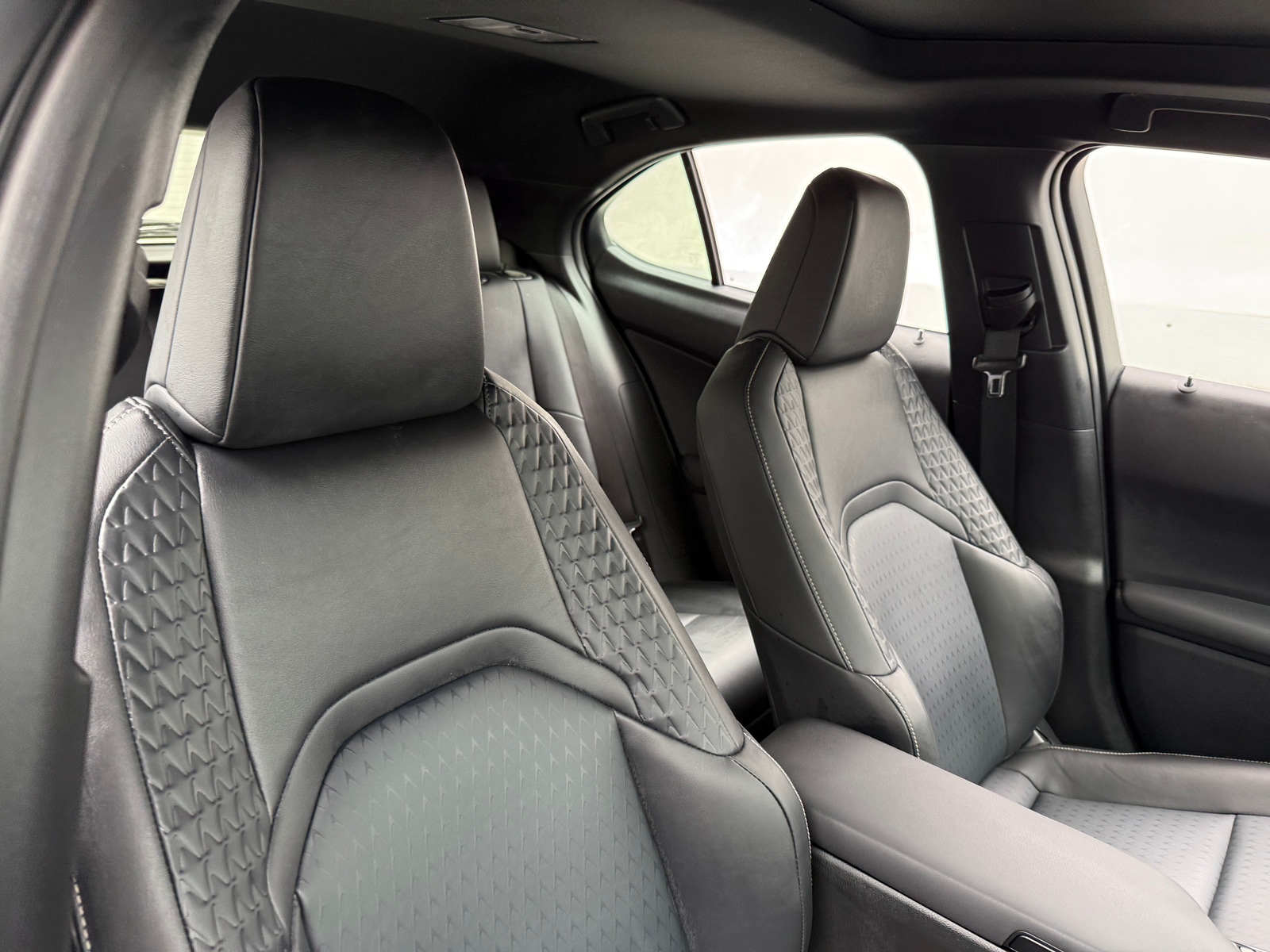 Thumbnail: 2019 Lexus UX - 2