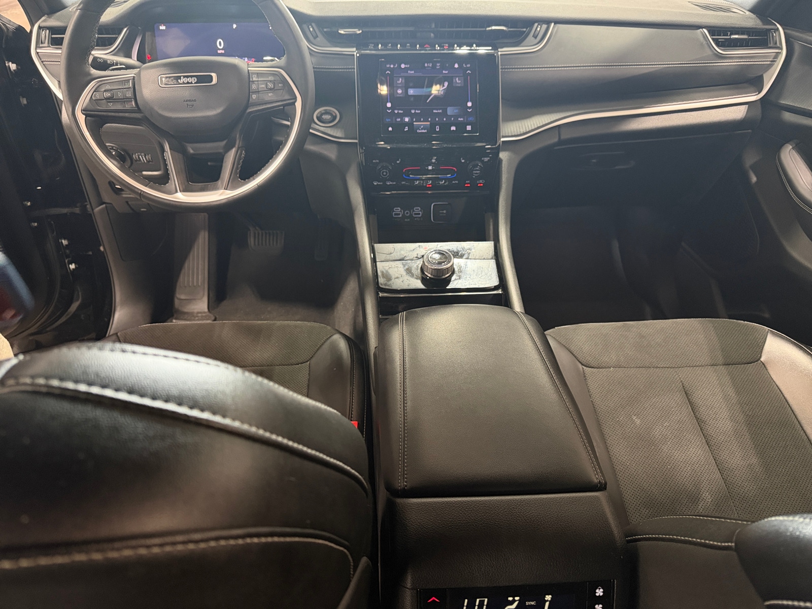 Thumbnail: 2023 Jeep Grand Cherokee L - 2