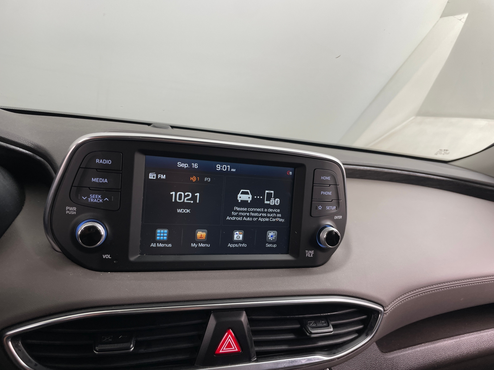Thumbnail: 2020 Hyundai Santa Fe - 4