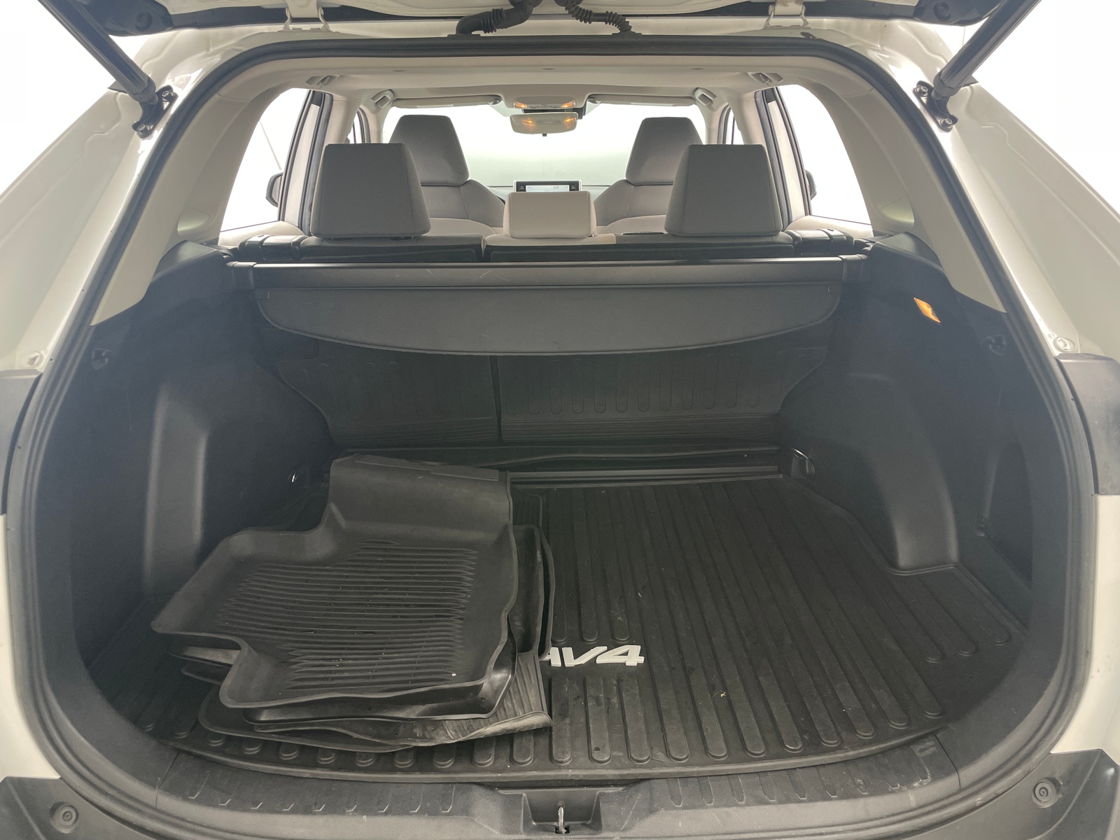 Thumbnail: 2020 Toyota RAV4 - 7