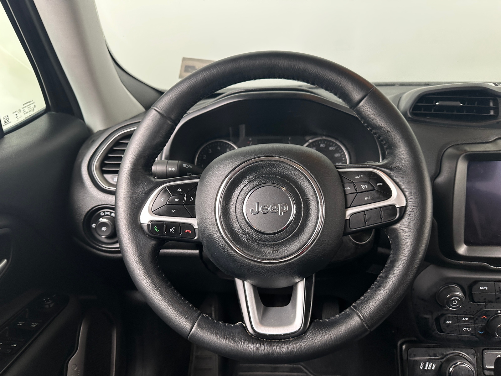 Thumbnail: 2023 Jeep Renegade - 5
