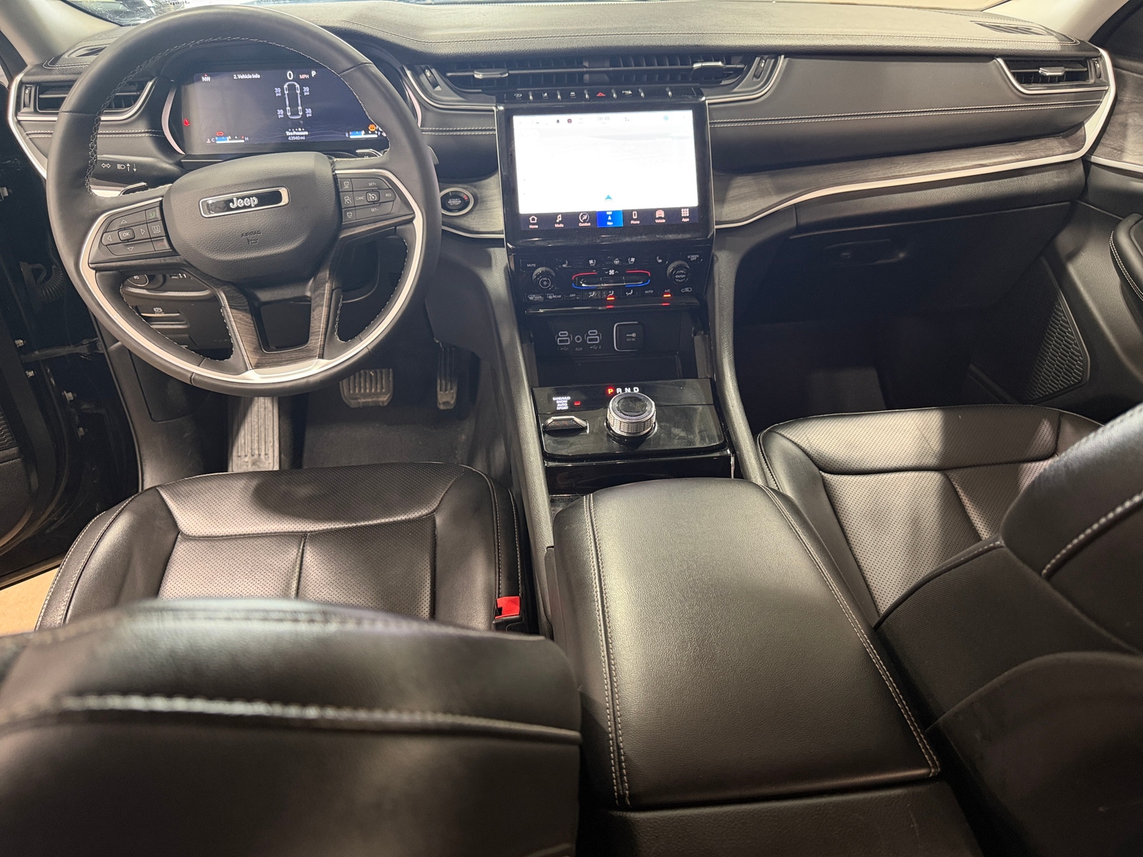 Thumbnail: 2023 Jeep Grand Cherokee L - 2
