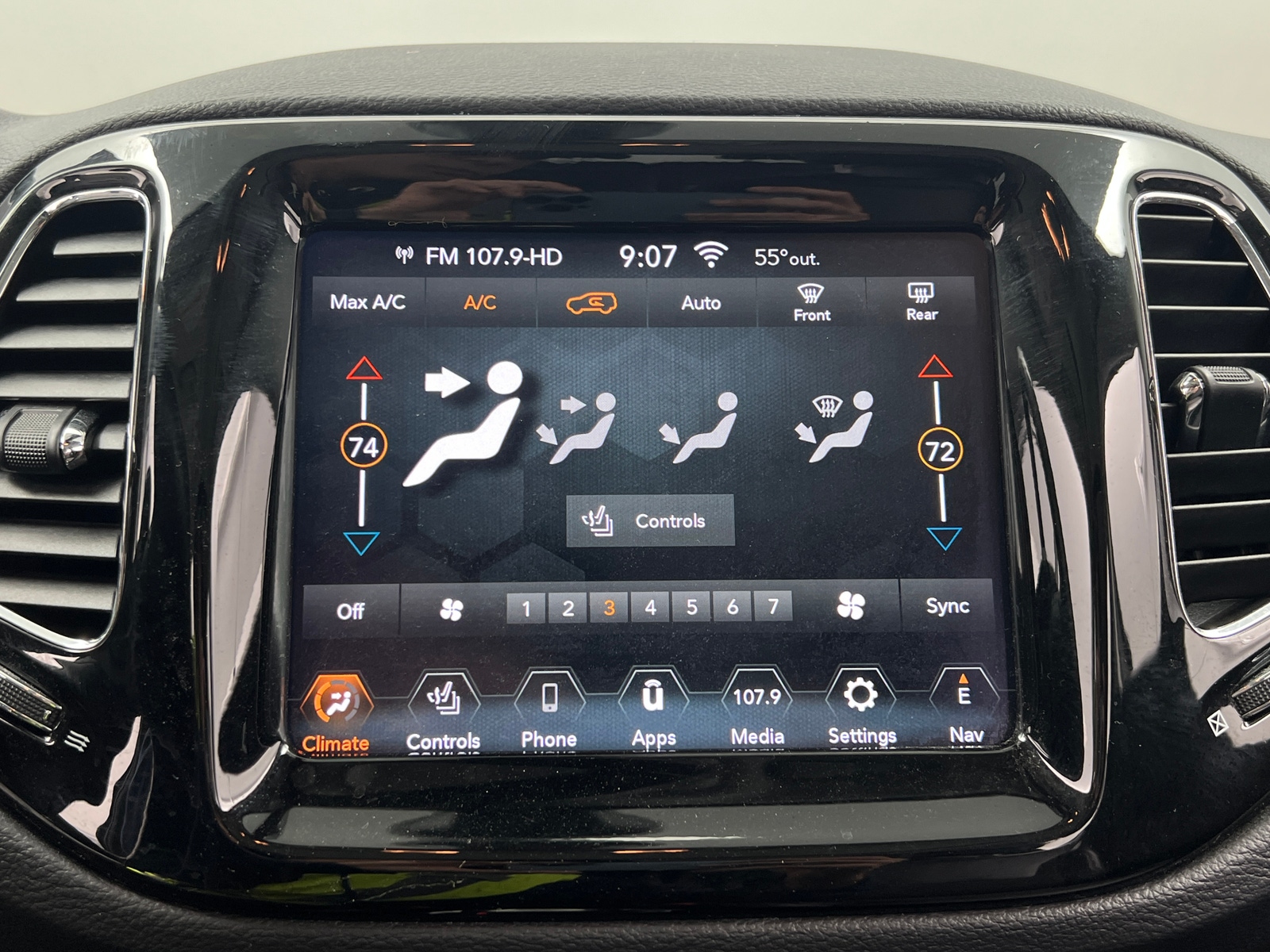 Thumbnail: 2020 Jeep Compass - 4