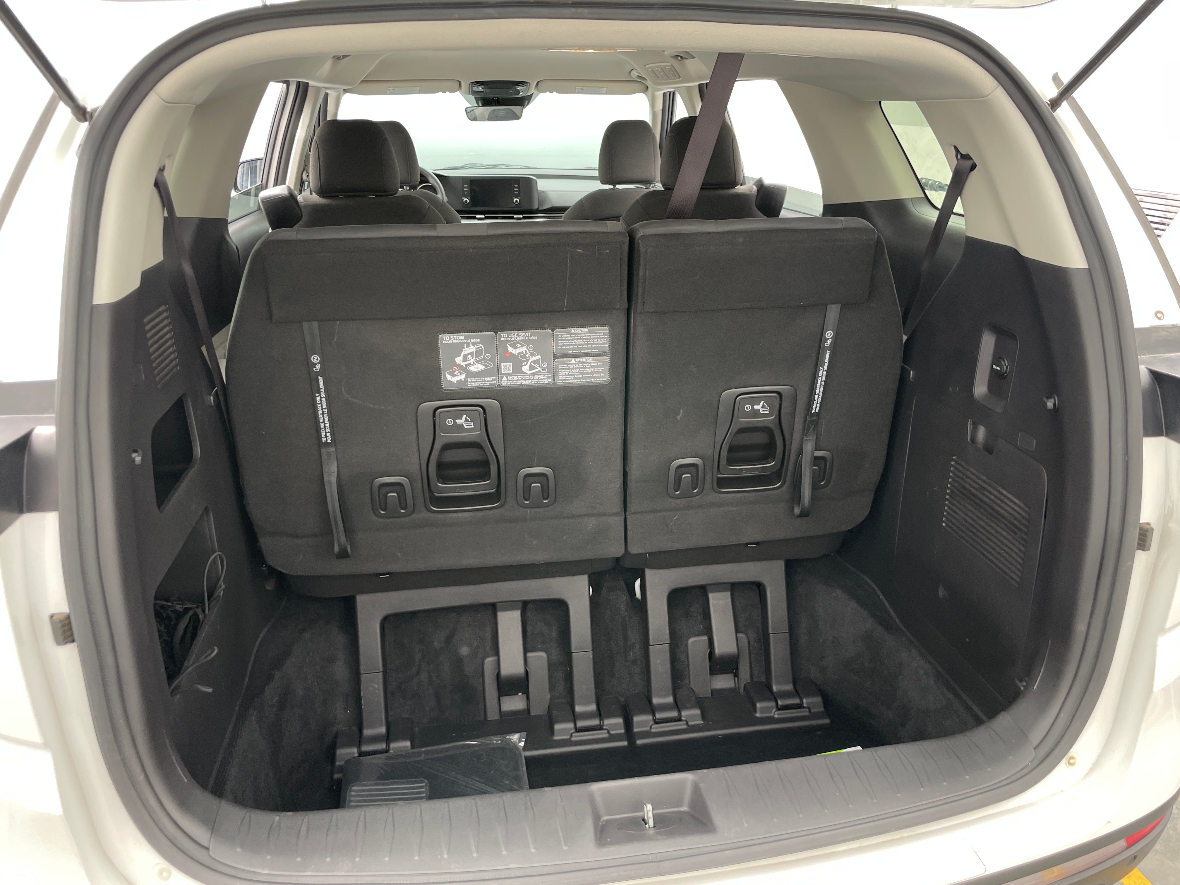 KNDNB4H33R6309218