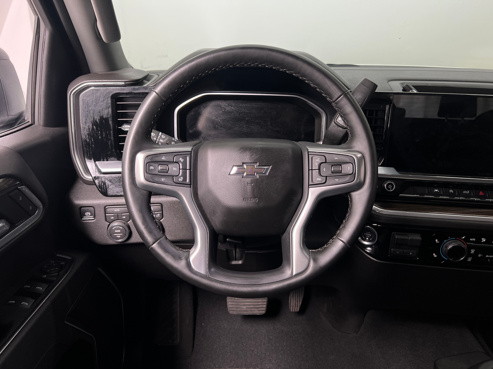 Thumbnail: 2026 Chevrolet Silverado 1500 - 5