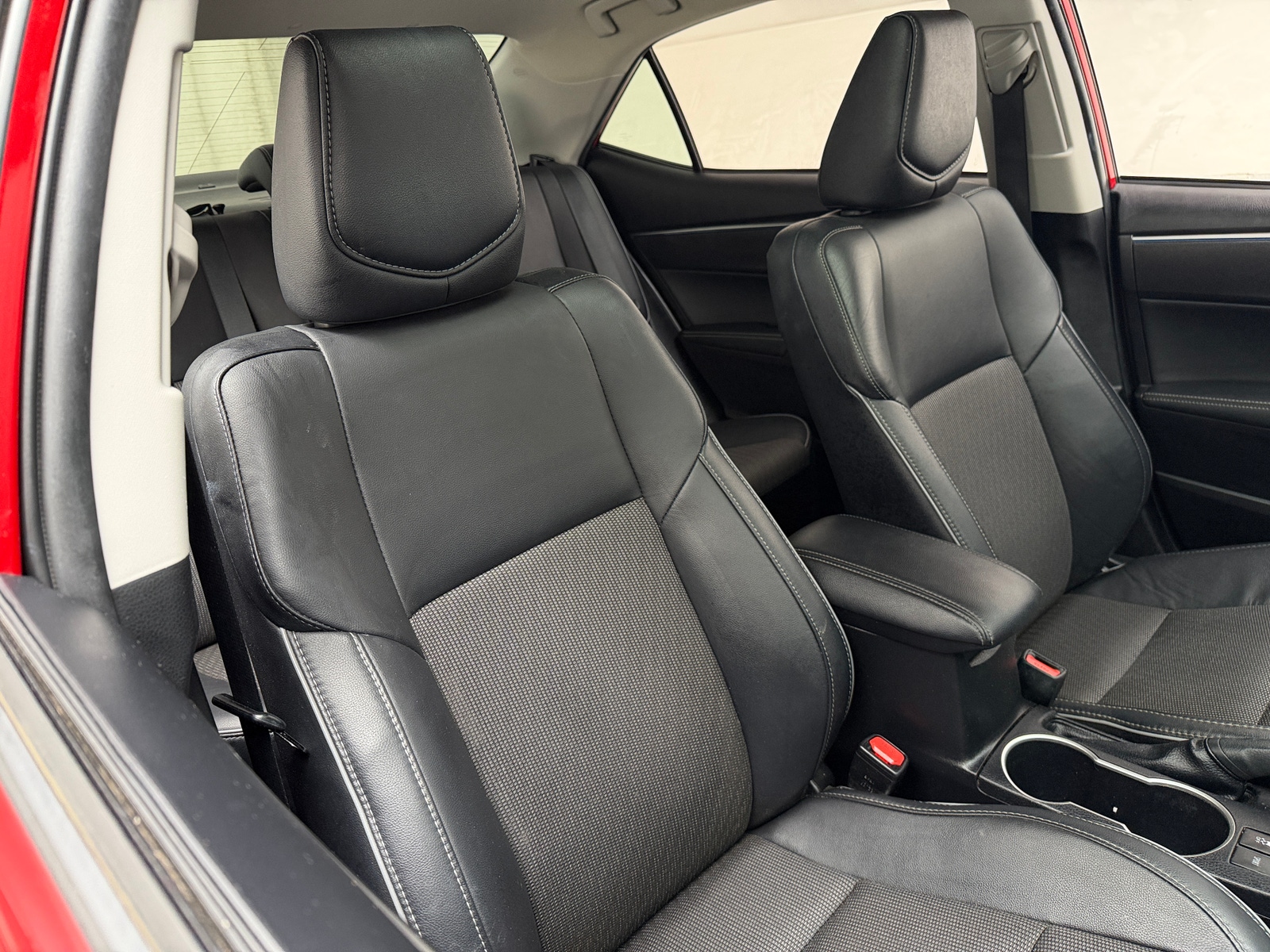 Thumbnail: 2016 Toyota Corolla - 2