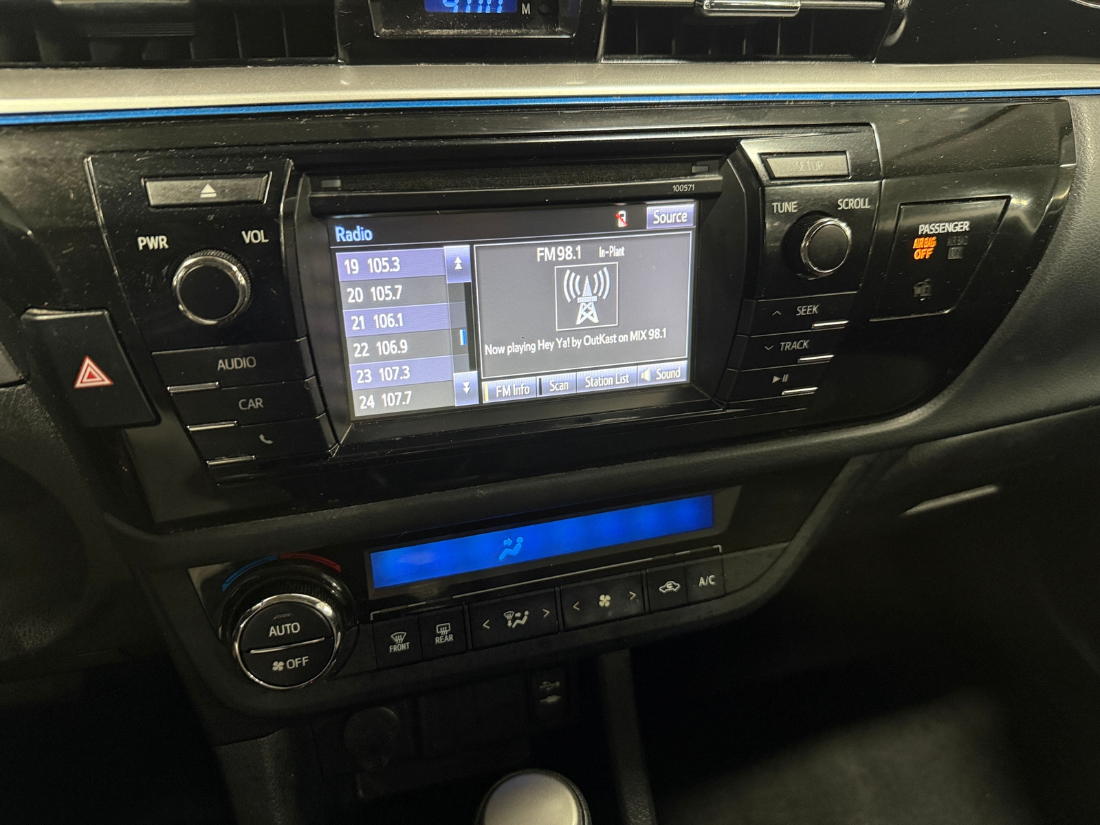 Thumbnail: 2016 Toyota Corolla - 4