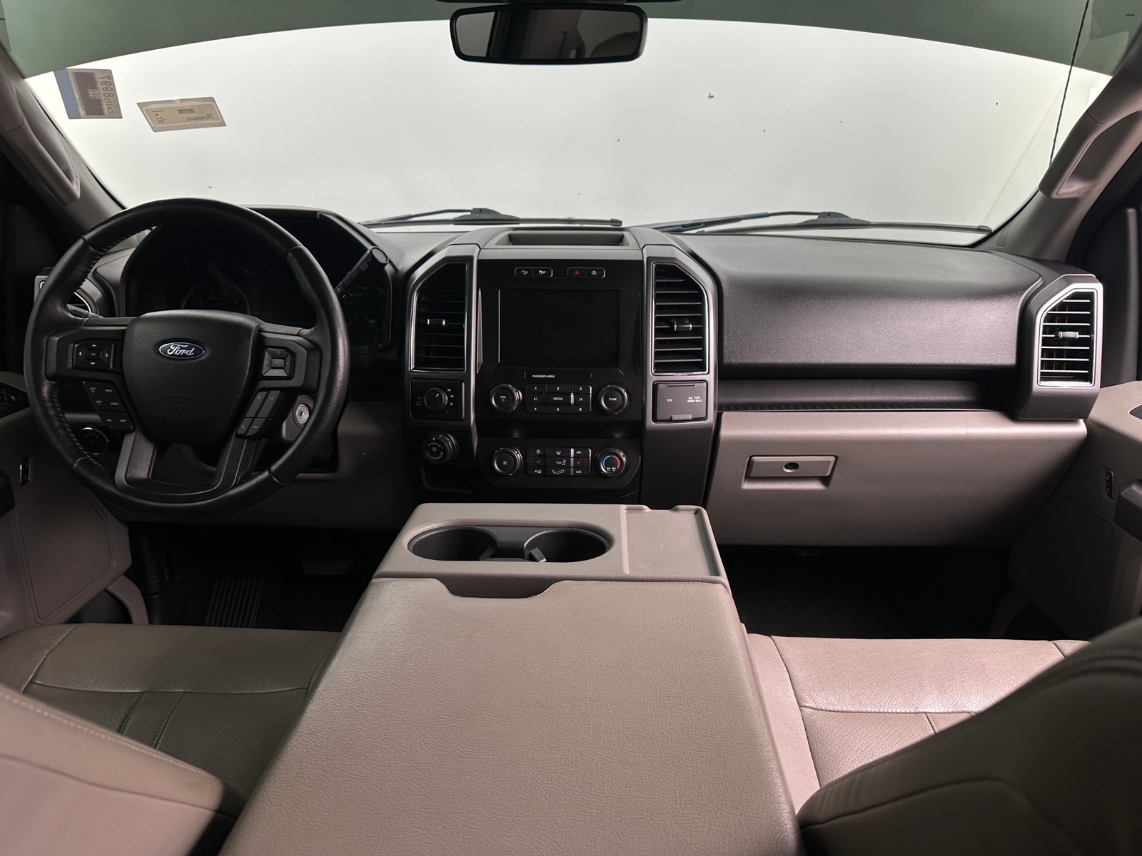 Thumbnail: 2019 Ford Econoline - 3