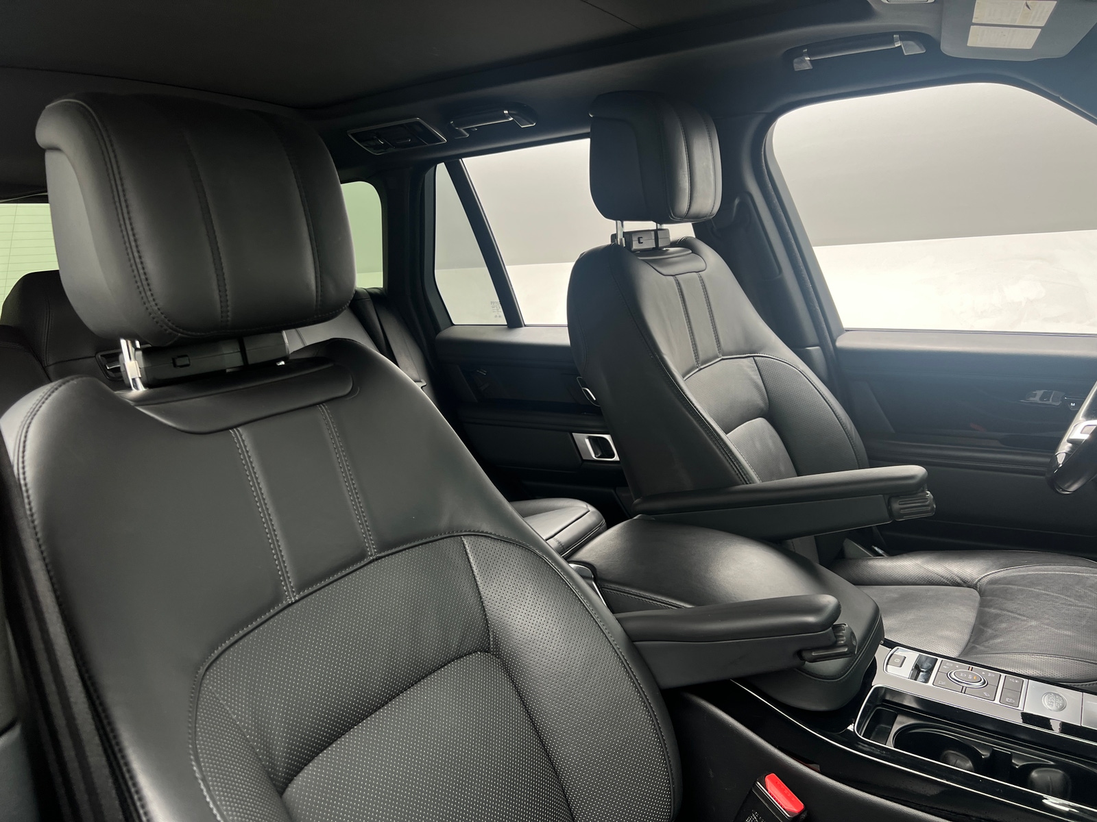 Thumbnail: 2021 Land Rover Range Rover - 2