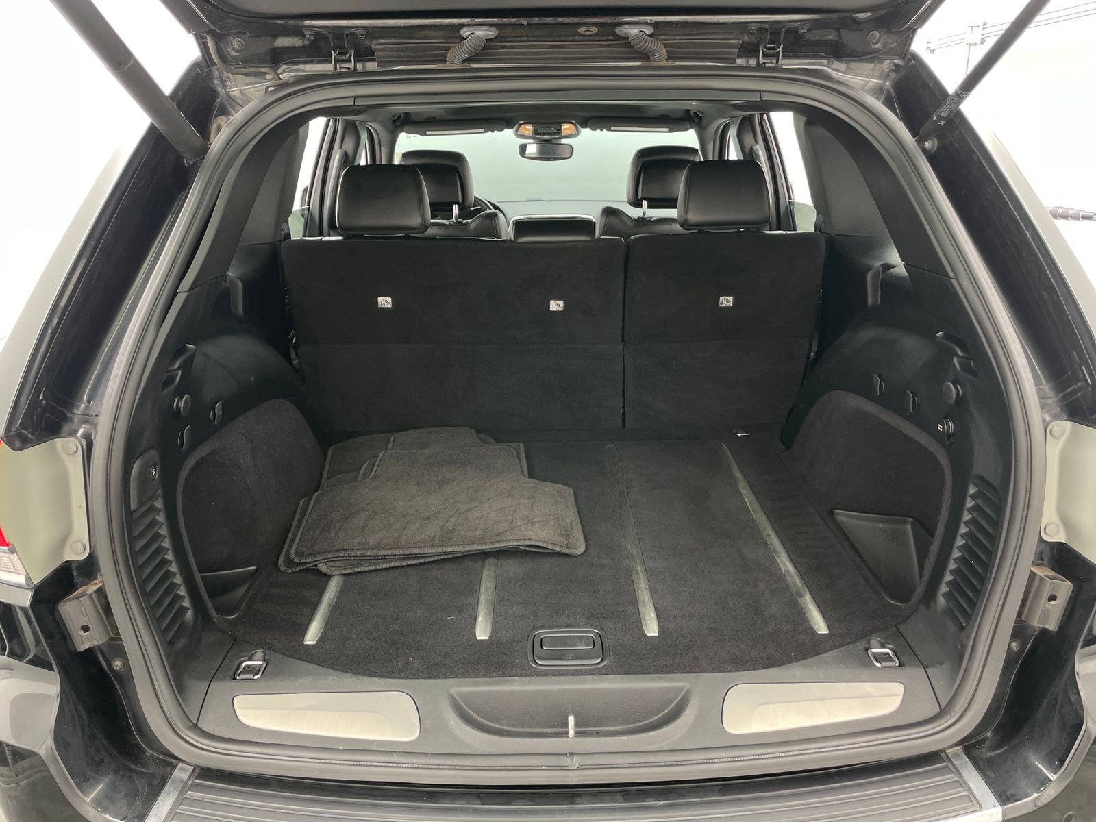 Thumbnail: 2017 Jeep Grand Cherokee - 6
